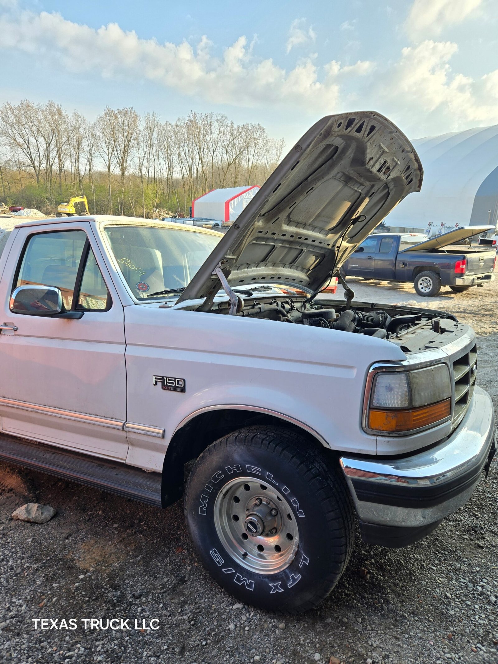 1995 Ford F150 Regular Cab 8' Long Bed OBS - FULL PART OUT - Image 10