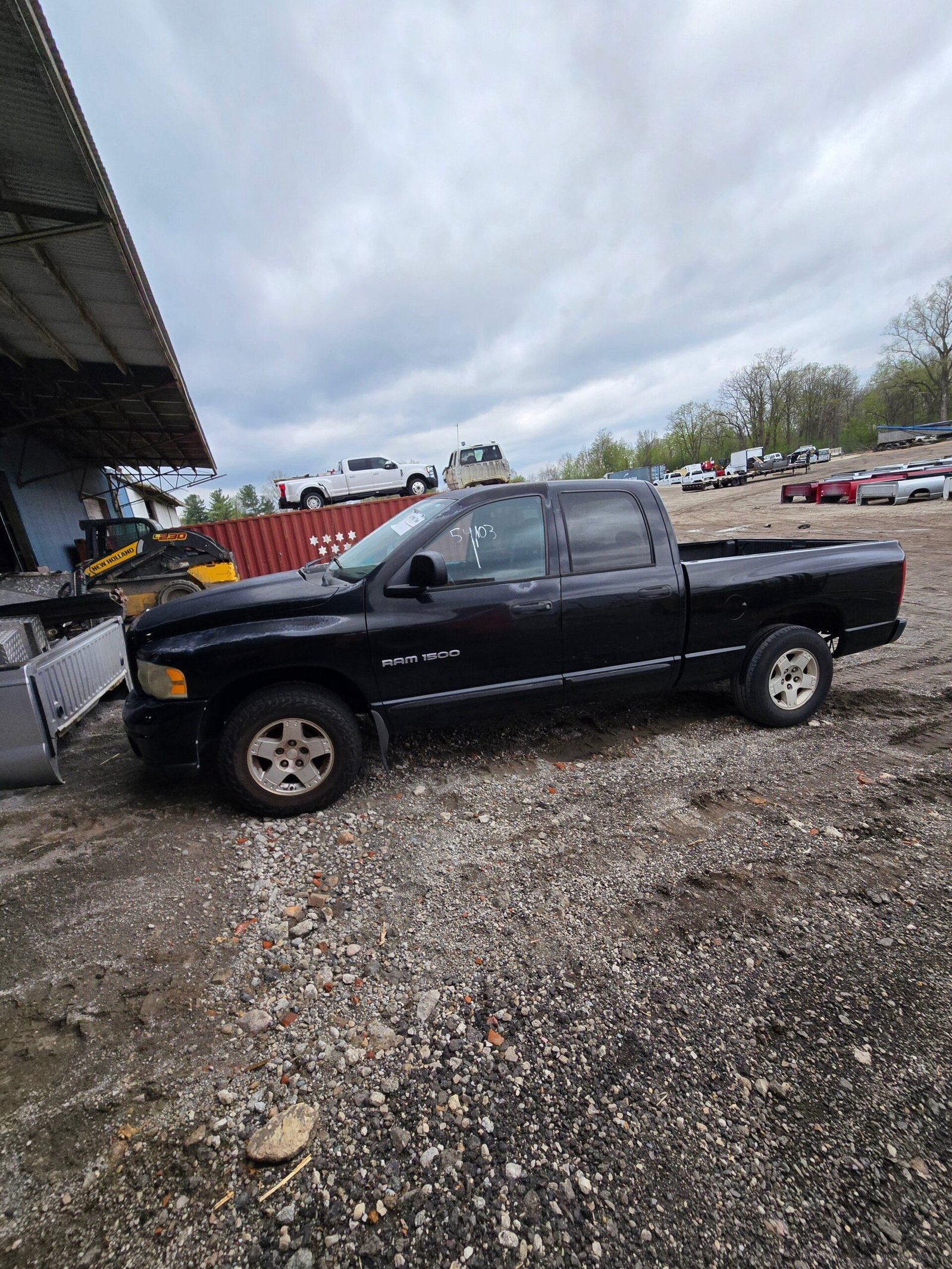 2004 Dodge Ram 1500 Crew Cab Short Bed 3rd gen - FULL PART OUT - Image 6