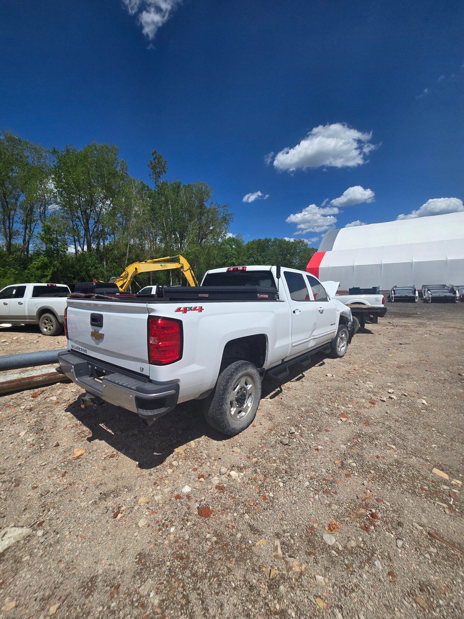 2019 Chevrolet Silverado 2500HD Crew Cab Short Bed - FULL PART OUT - Image 3