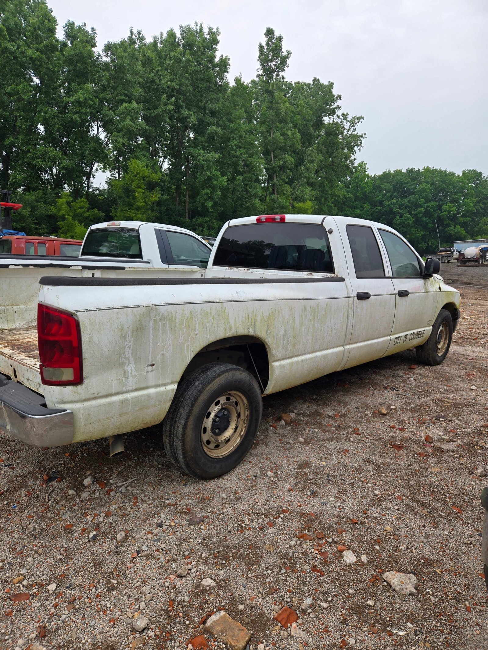 2004 Dodge Ram 1500 Crew Cab 8' Long Bed 2wd - FULL PART OUT - Image 2