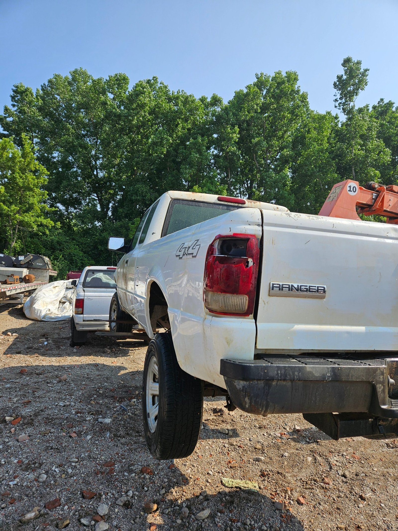 2007 Ford Ranger Extended Cab 6' Short Bed 4x4 - FULL PART OUT - Image 2