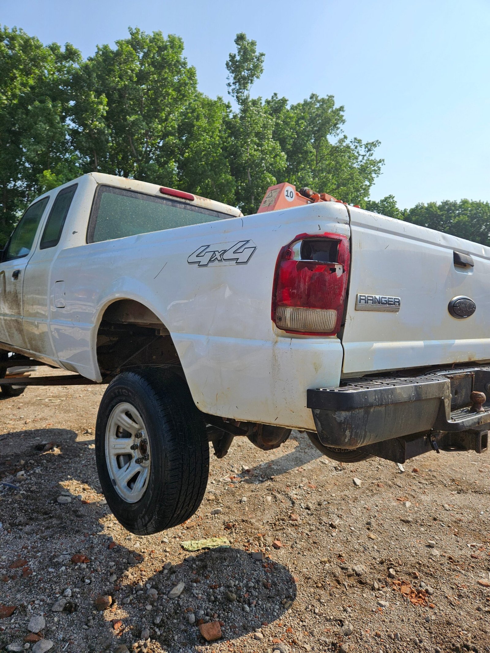 2007 Ford Ranger Extended Cab 6' Short Bed 4x4 - FULL PART OUT - Image 9