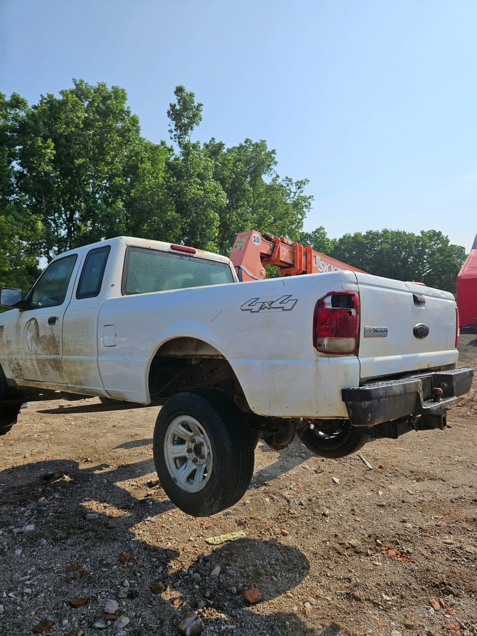 2007 Ford Ranger Extended Cab 6' Short Bed 4x4 - FULL PART OUT - Image 11