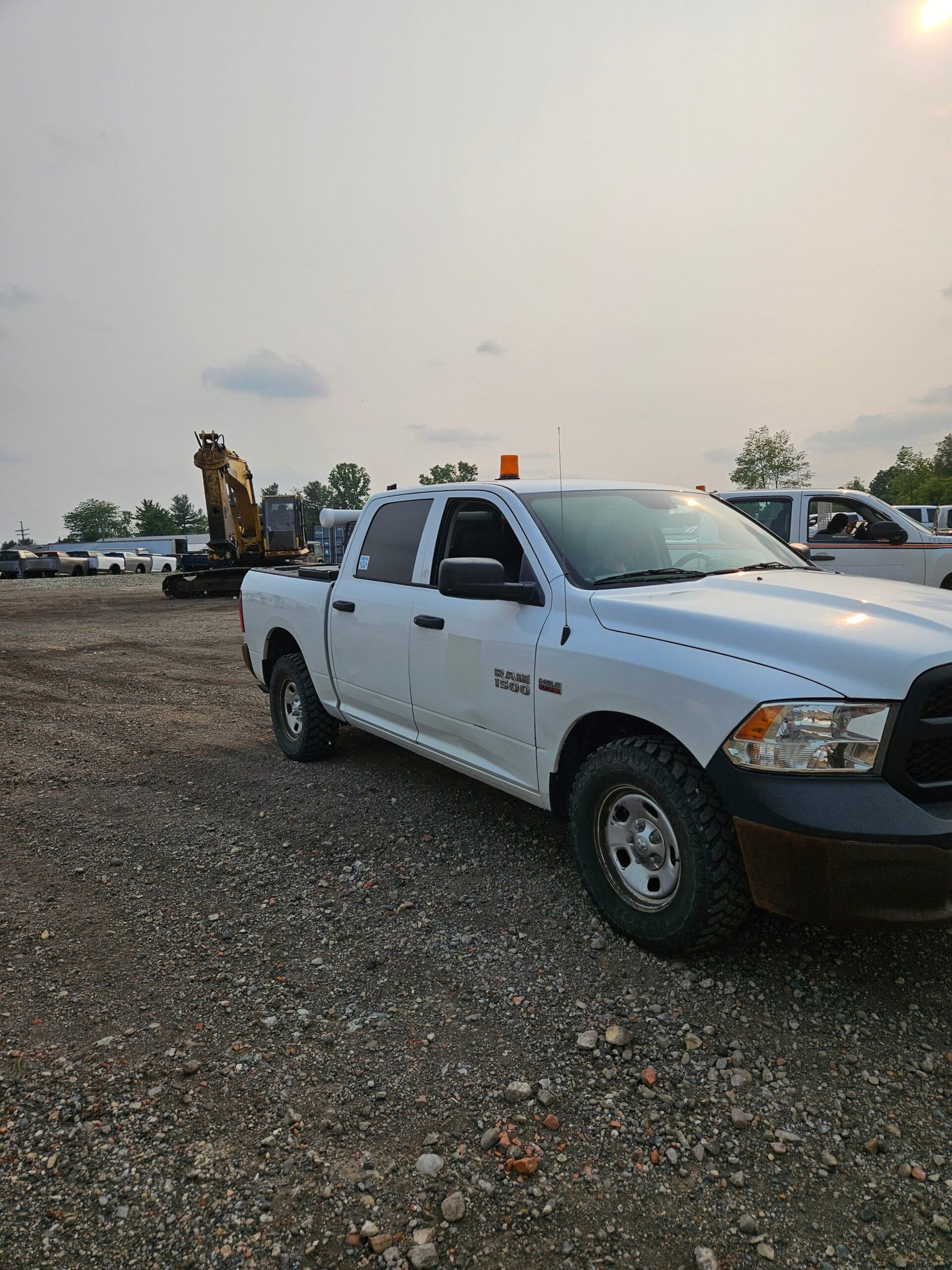 2016 Dodge Ram 4x4 1500 Crew Cab Short Bed 4th gen - FULL PART OUT - Image 2