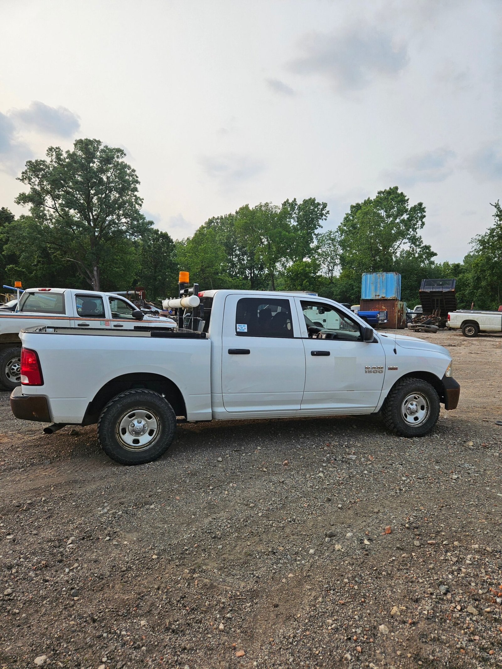 2016 Dodge Ram 4x4 1500 Crew Cab Short Bed 4th gen - FULL PART OUT - Image 9