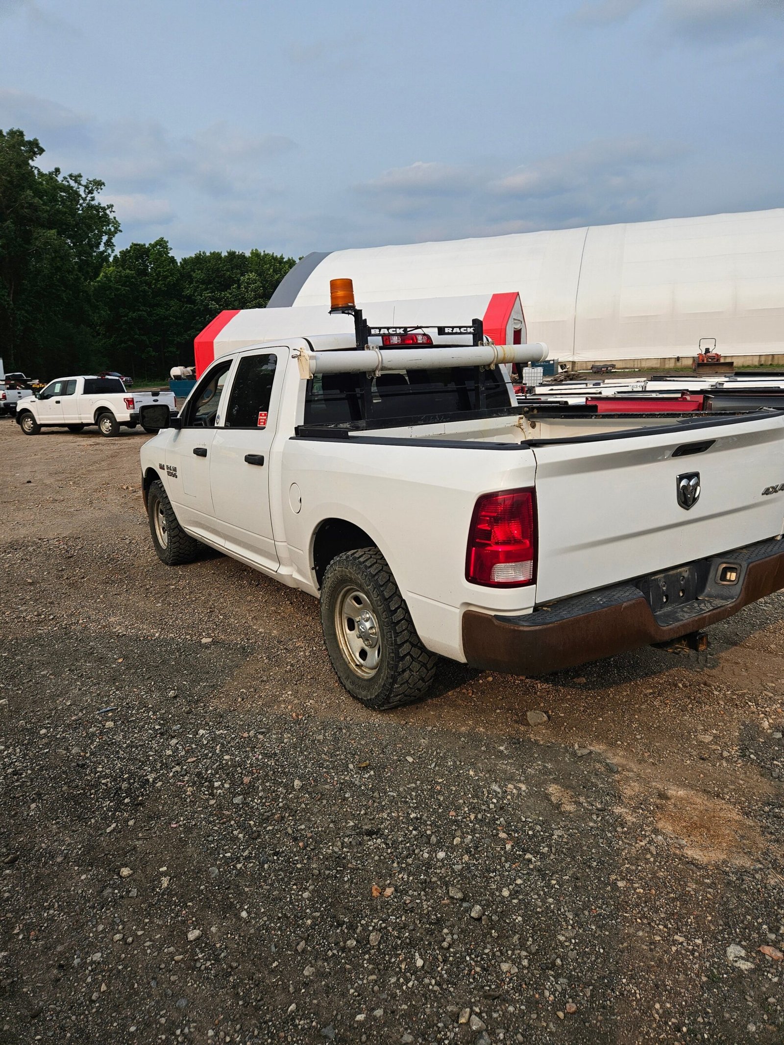 2016 Dodge Ram 4x4 1500 Crew Cab Short Bed 4th gen - FULL PART OUT - Image 4