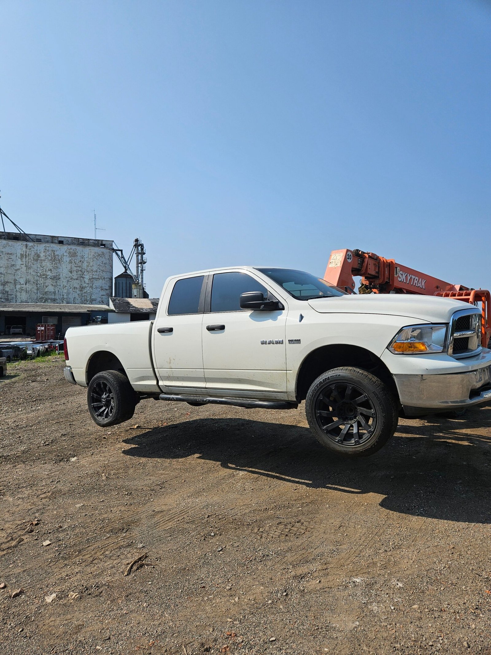 2009 Dodge Ram 2x4 1500 Crew Cab 6.4' Short Bed 4th gen - FULL PART OUT