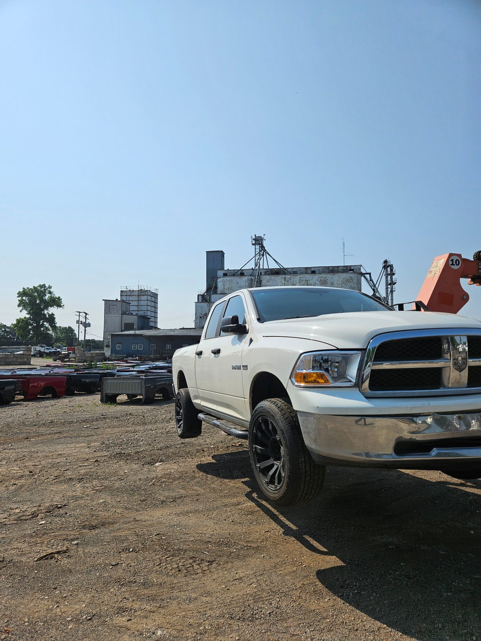 2009 Dodge Ram 2x4 1500 Crew Cab 6.4' Short Bed 4th gen - FULL PART OUT - Image 3