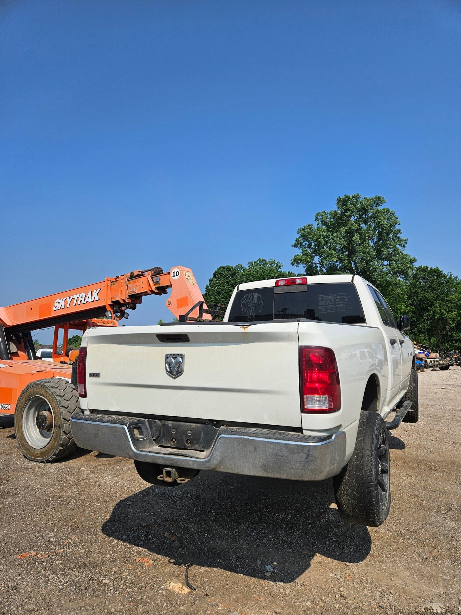 2009 Dodge Ram 2x4 1500 Crew Cab 6.4' Short Bed 4th gen - FULL PART OUT - Image 10