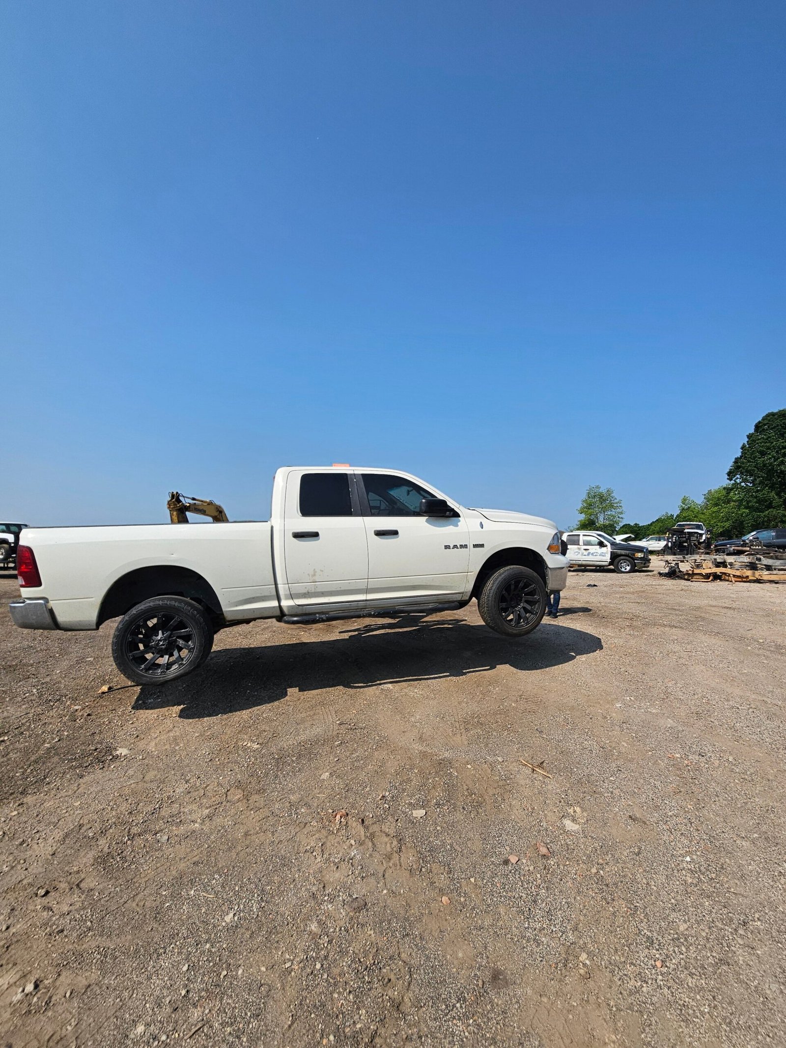 2009 Dodge Ram 2x4 1500 Crew Cab 6.4' Short Bed 4th gen - FULL PART OUT - Image 14