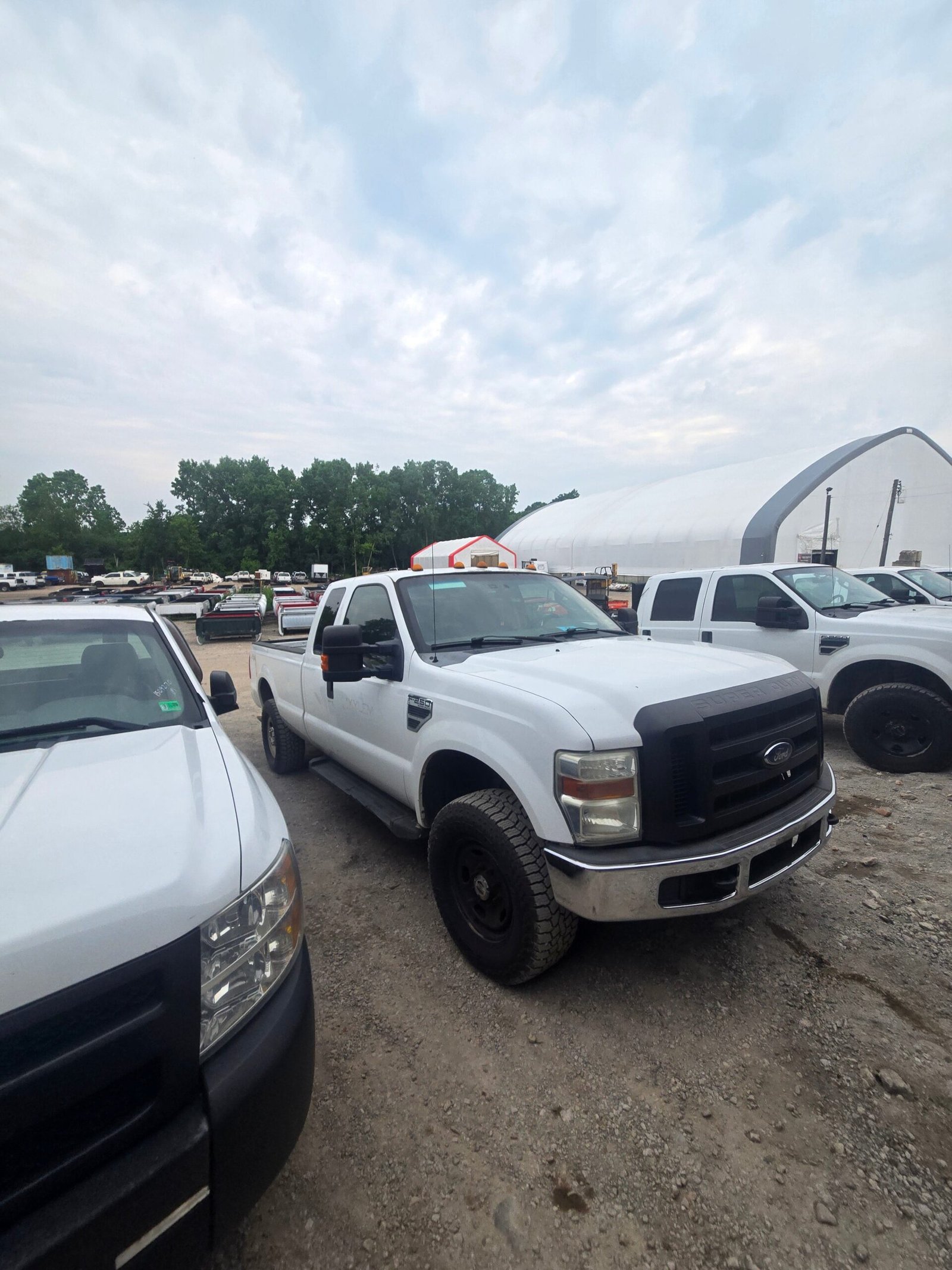 2010 Ford F-250 Extended Cab Long Bed Super Duty 4x4 - FULL PART OUT - Image 2