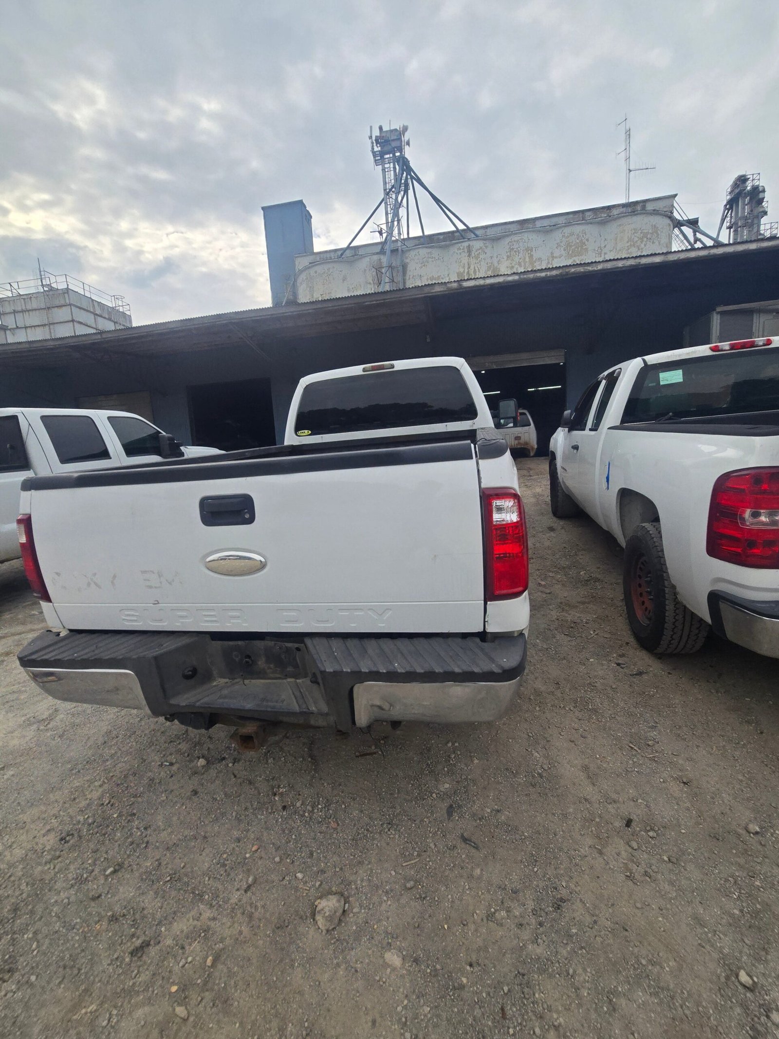 2010 Ford F-250 Extended Cab Long Bed Super Duty 4x4 - FULL PART OUT - Image 17