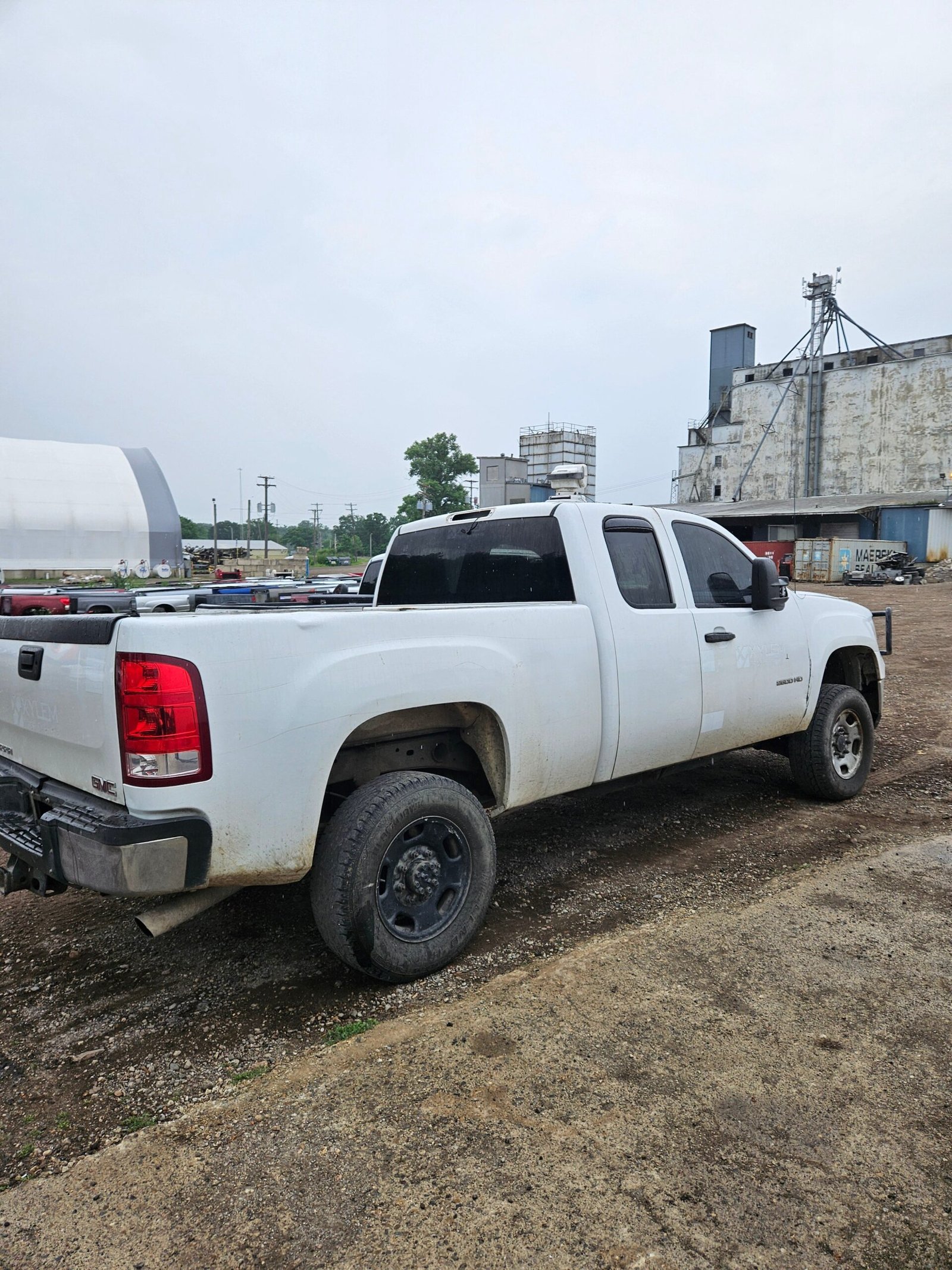 2011 GMC Sierra 2500HD 4x4 Extended Cab Long Bed 8' - FULL PART OUT - Image 3