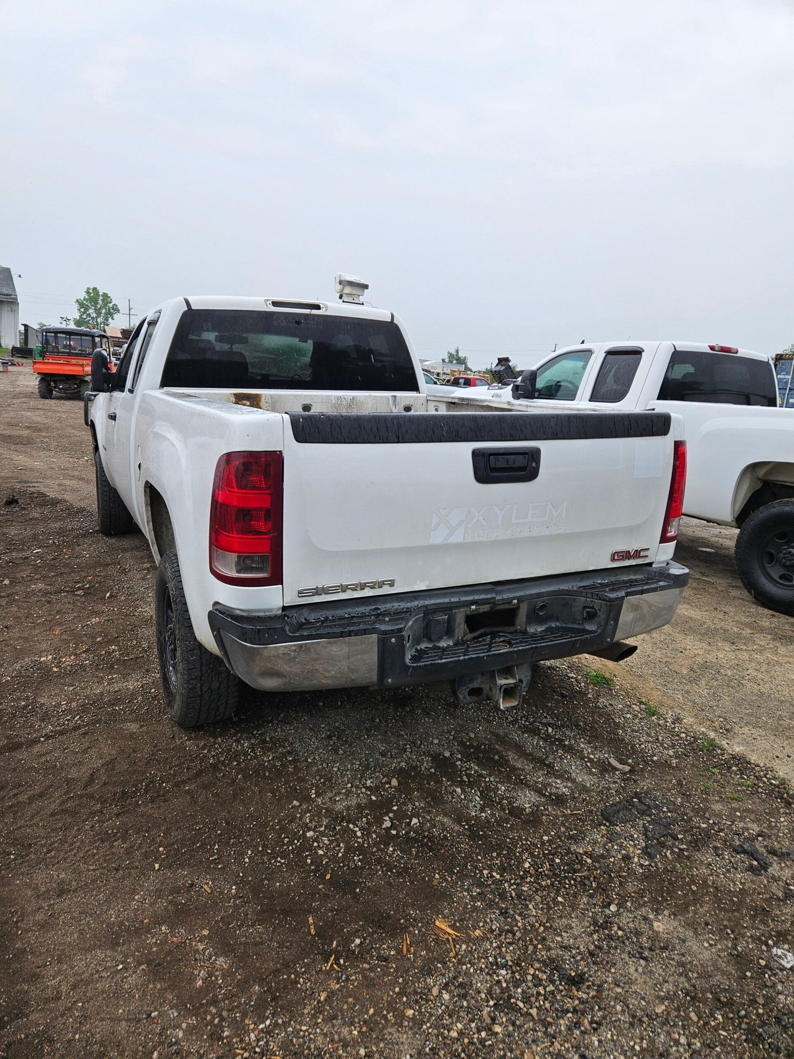 2011 GMC Sierra 2500HD 4x4 Extended Cab Long Bed 8' - FULL PART OUT - Image 12