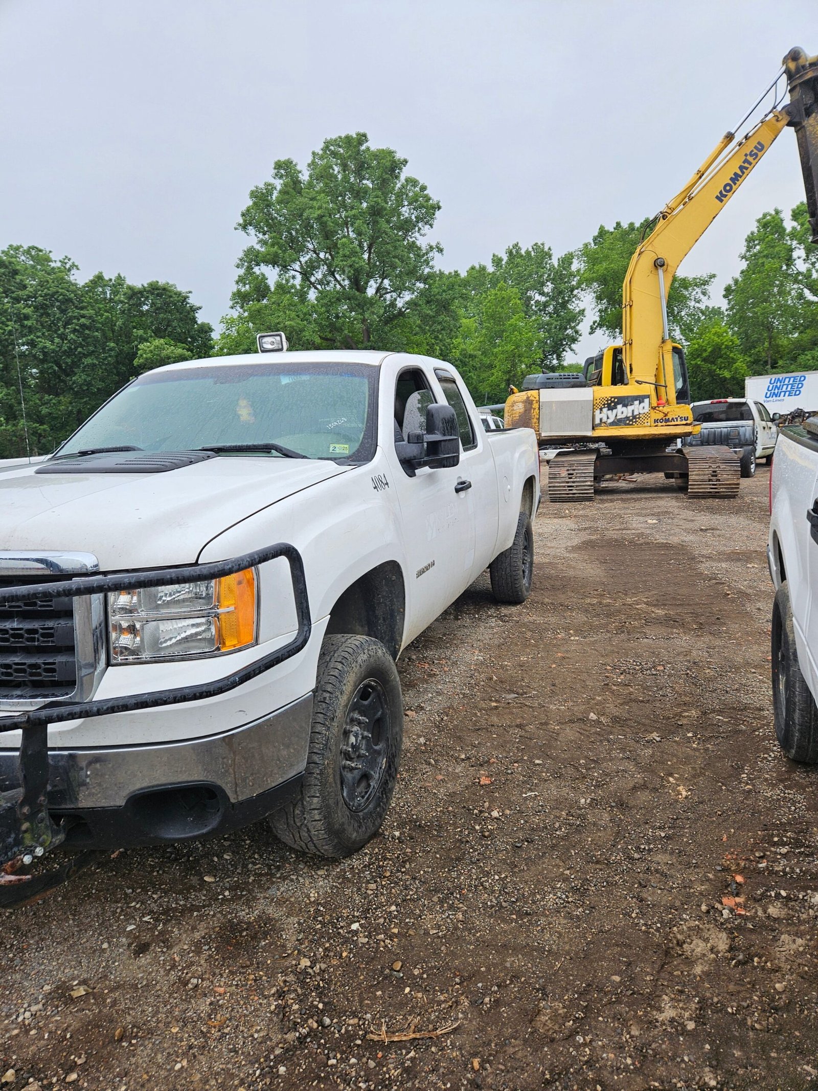 2011 GMC Sierra 2500HD 4x4 Extended Cab Long Bed 8' - FULL PART OUT - Image 2