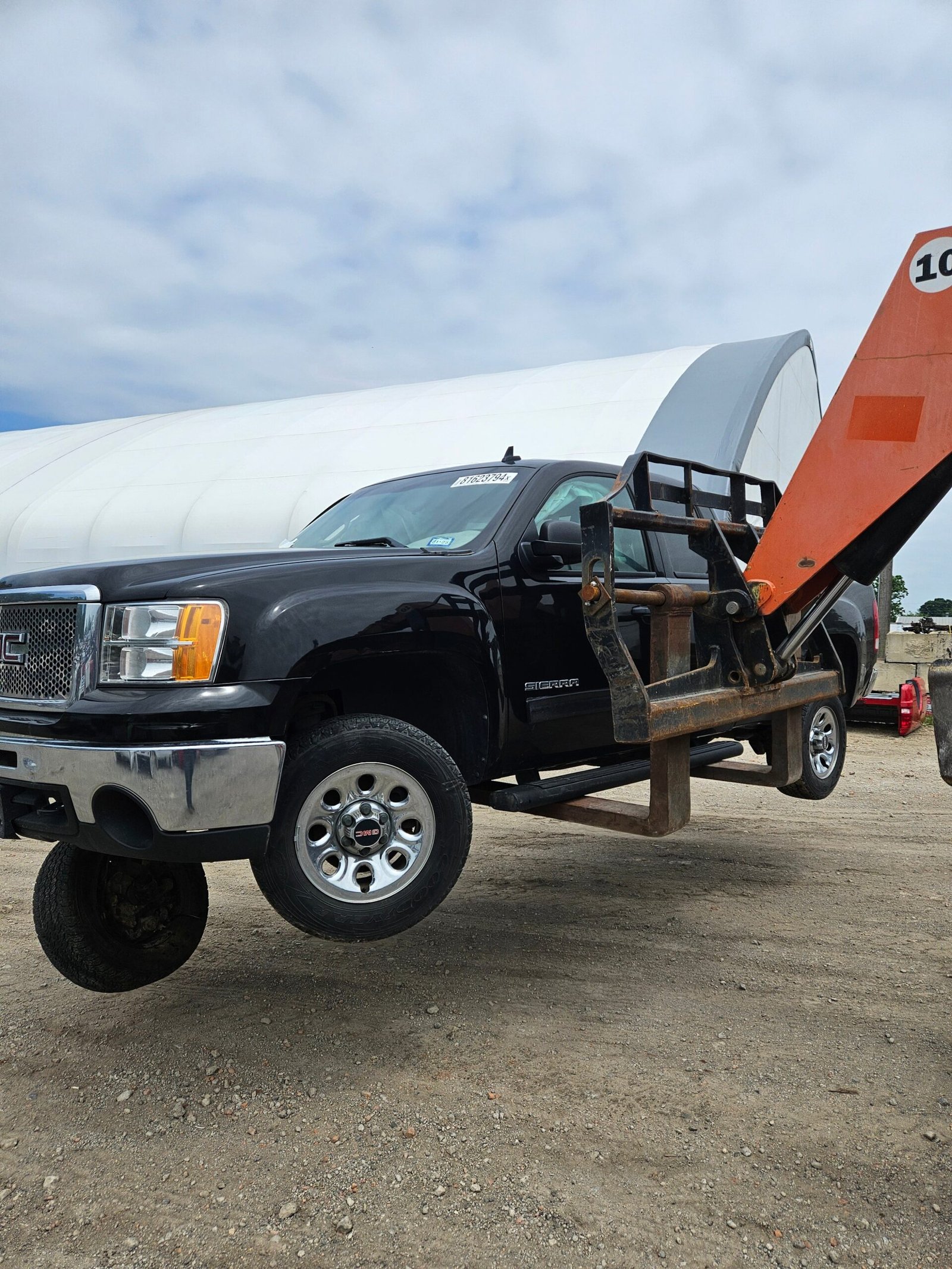 2011 GMC Sierra Extended Cab Short Bed 1500 - FULL PART OUT - Image 6