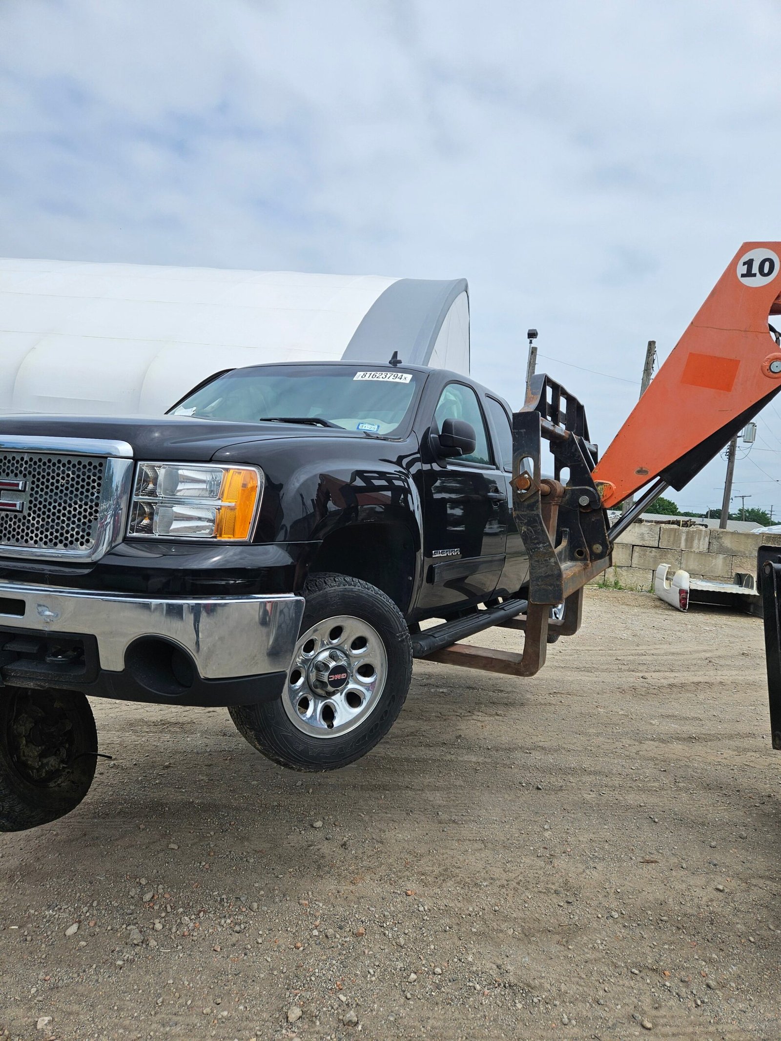 2011 GMC Sierra Extended Cab Short Bed 1500 - FULL PART OUT - Image 10