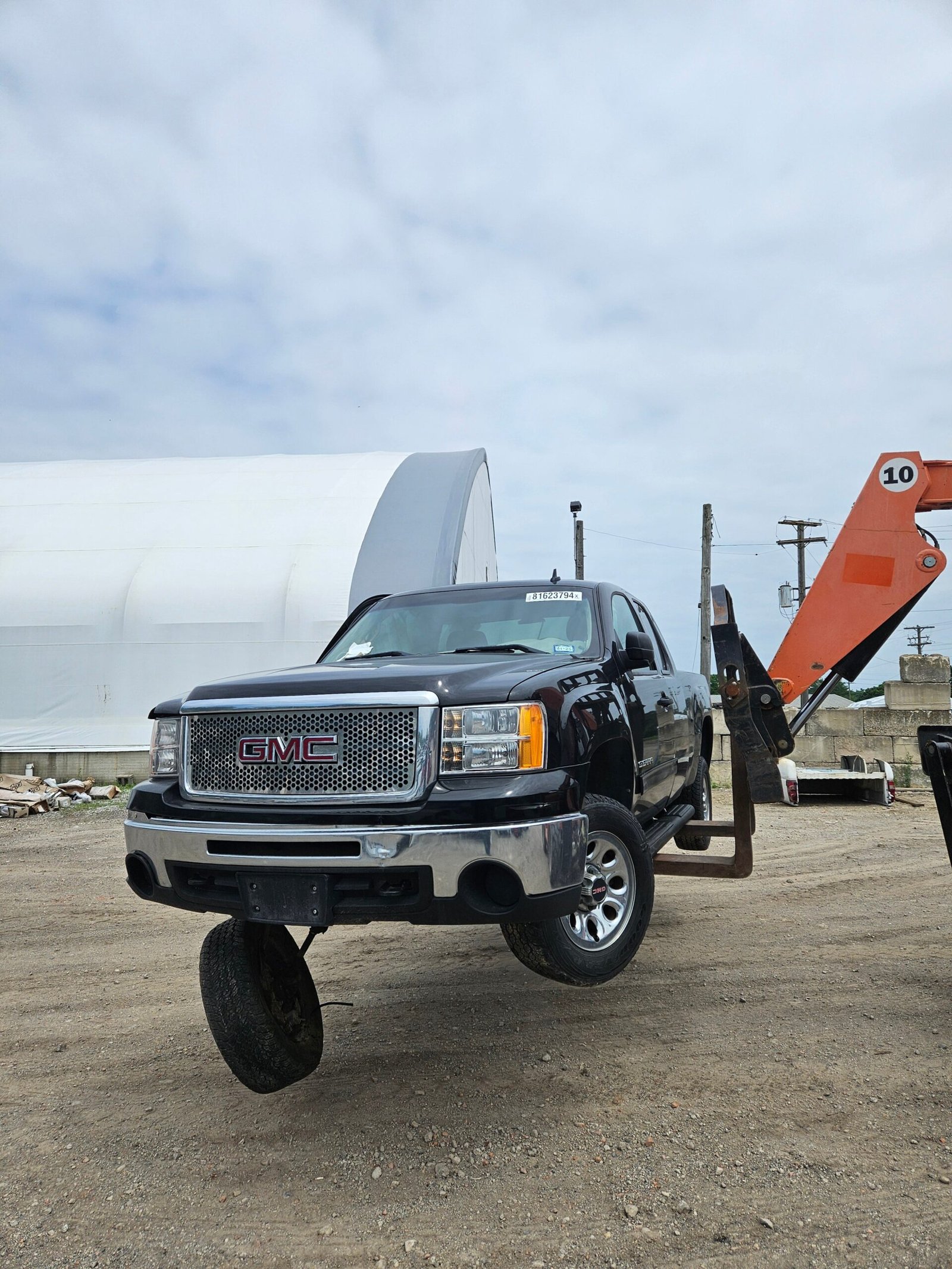 2011 GMC Sierra Extended Cab Short Bed 1500 - FULL PART OUT - Image 11
