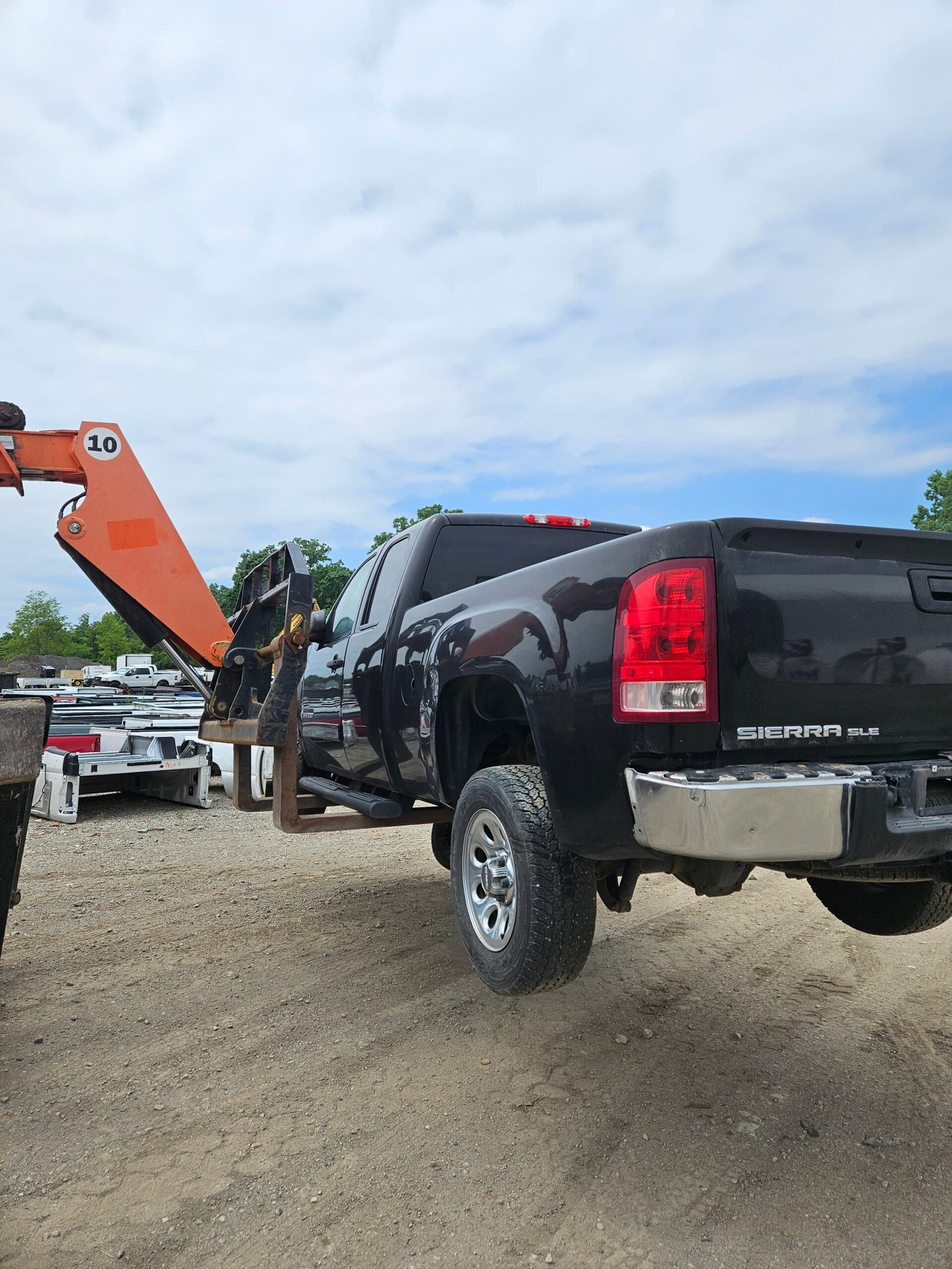 2011 GMC Sierra Extended Cab Short Bed 1500 - FULL PART OUT - Image 2