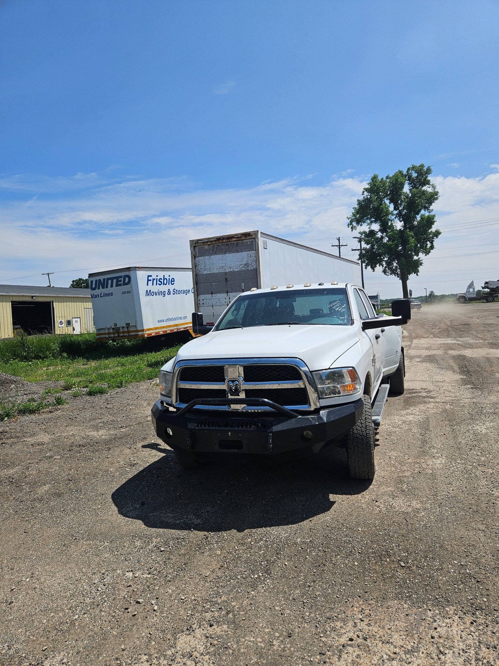 2017 Dodge Ram Cummins 3500 Crew Cab 8' Long Bed Dually 4x4 4th gen - FULL PART OUT - Image 4