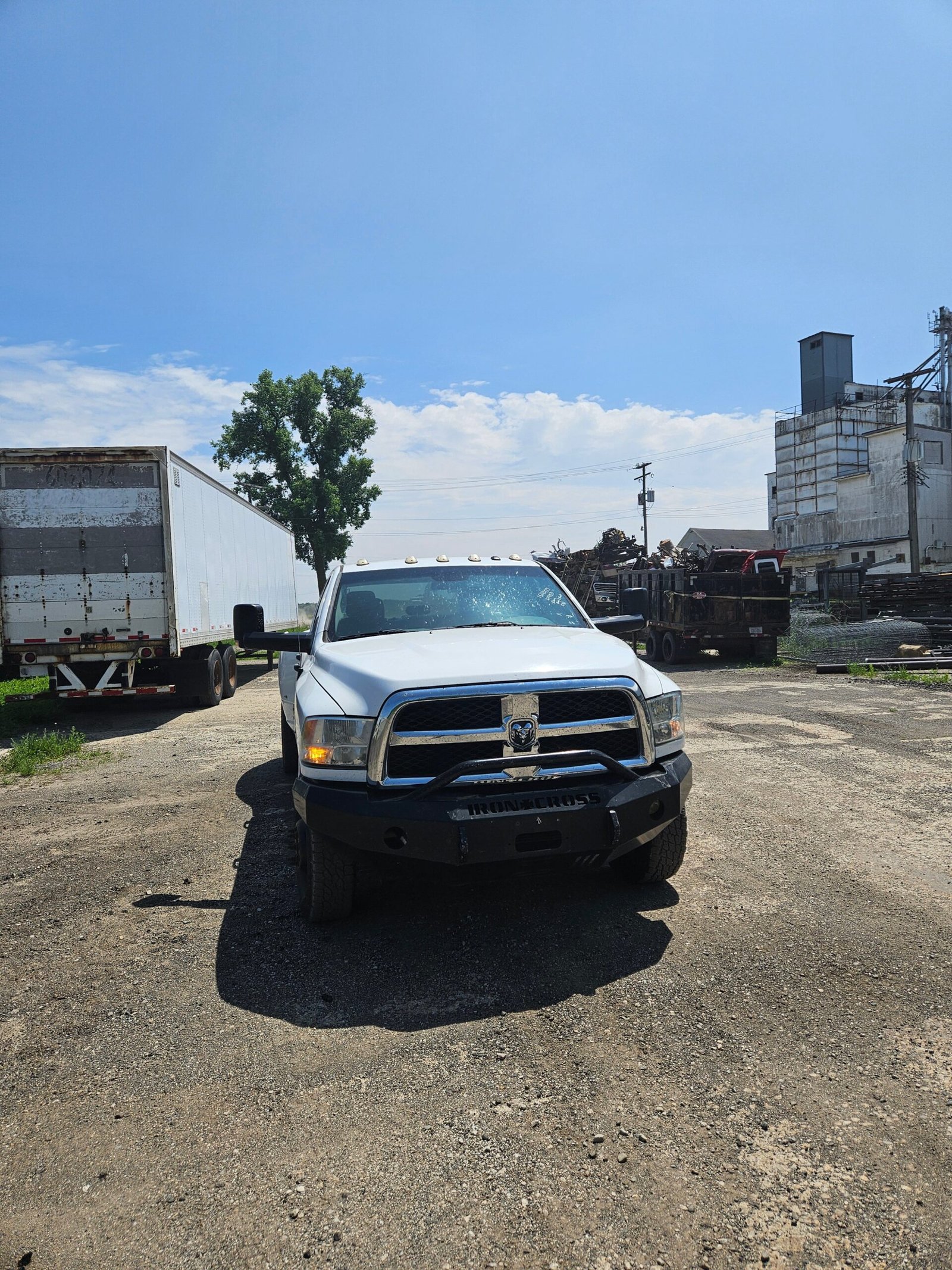 2017 Dodge Ram Cummins 3500 Crew Cab 8' Long Bed Dually 4x4 4th gen - FULL PART OUT - Image 5