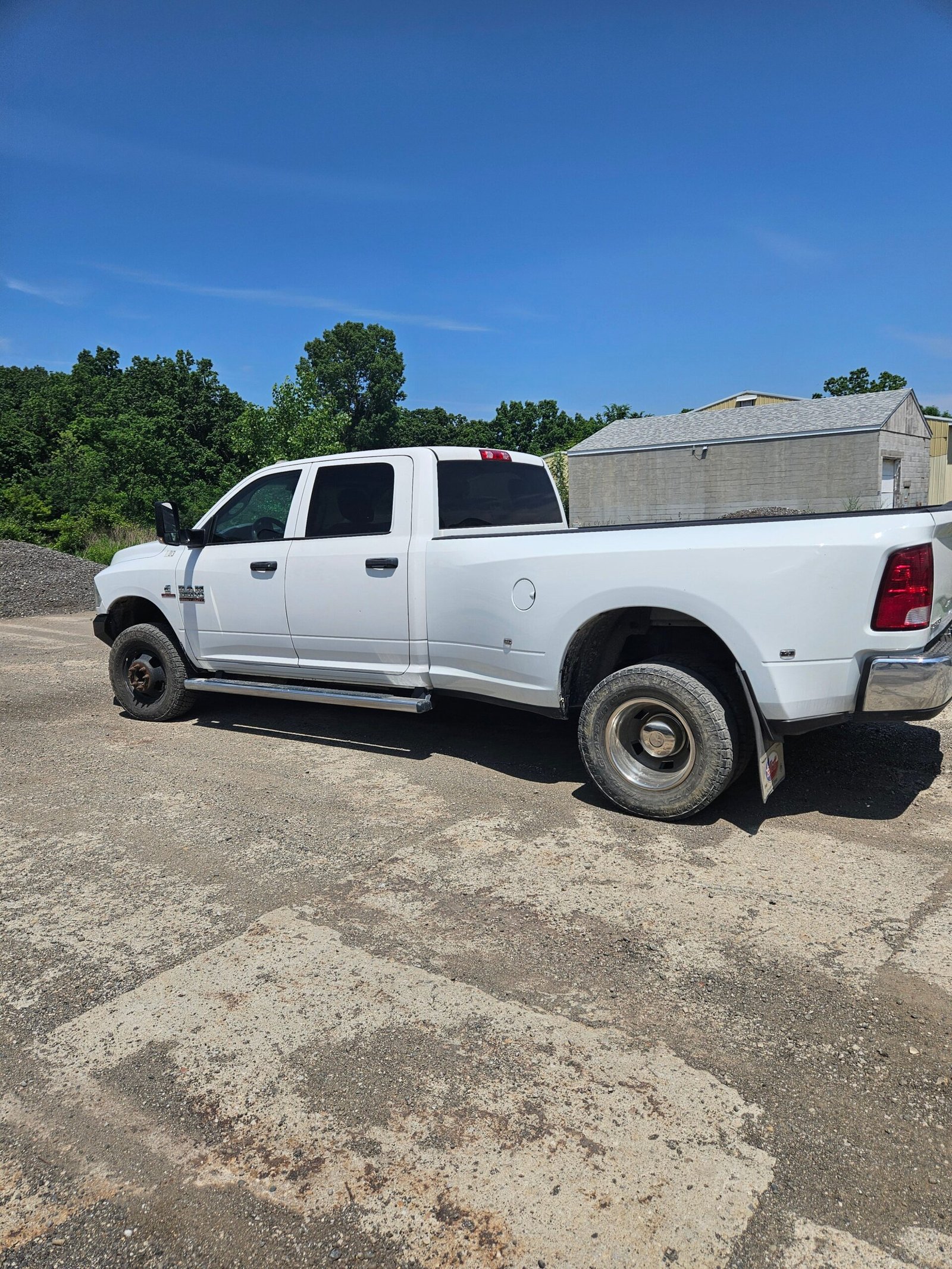 2017 Dodge Ram Cummins 3500 Crew Cab 8' Long Bed Dually 4x4 4th gen - FULL PART OUT - Image 14