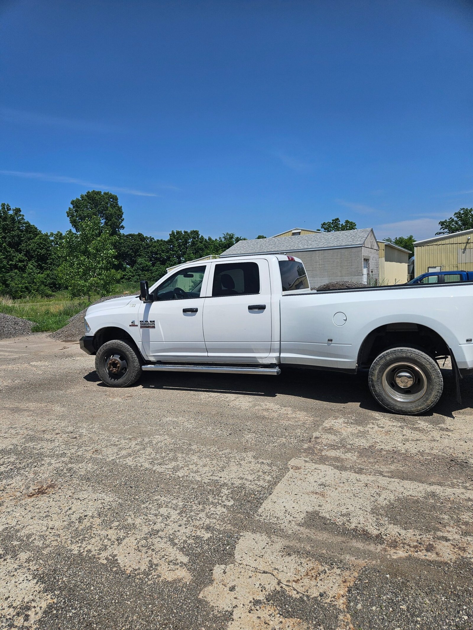 2017 Dodge Ram Cummins 3500 Crew Cab 8' Long Bed Dually 4x4 4th gen - FULL PART OUT - Image 15