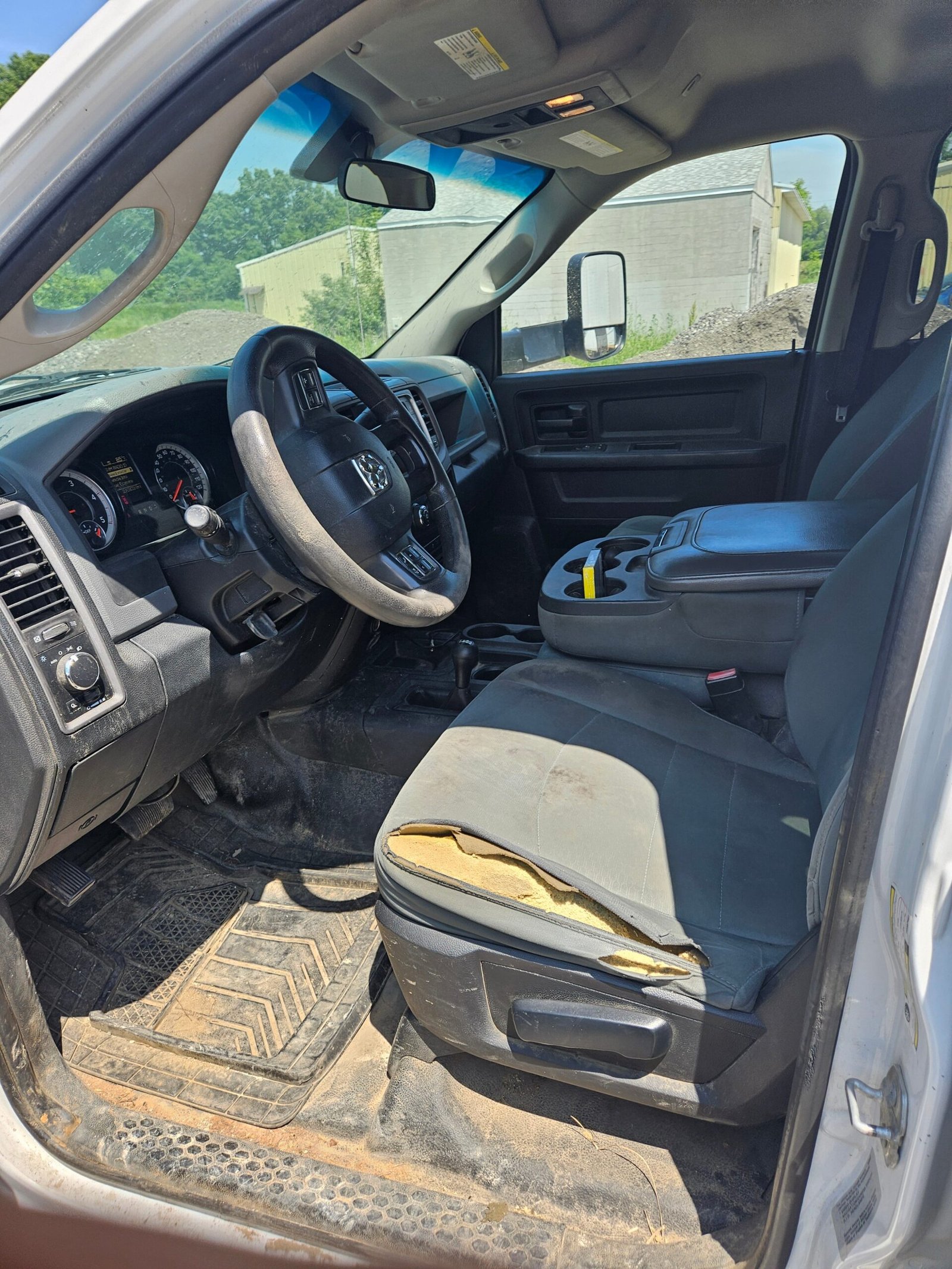 2017 Dodge Ram Cummins 3500 Crew Cab 8' Long Bed Dually 4x4 4th gen - FULL PART OUT - Image 17