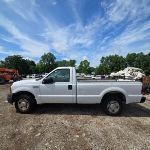 2006 Ford F-250 Super Duty Regular Cab Long Bed 5.4L triton 2wd - FULL PART OUT