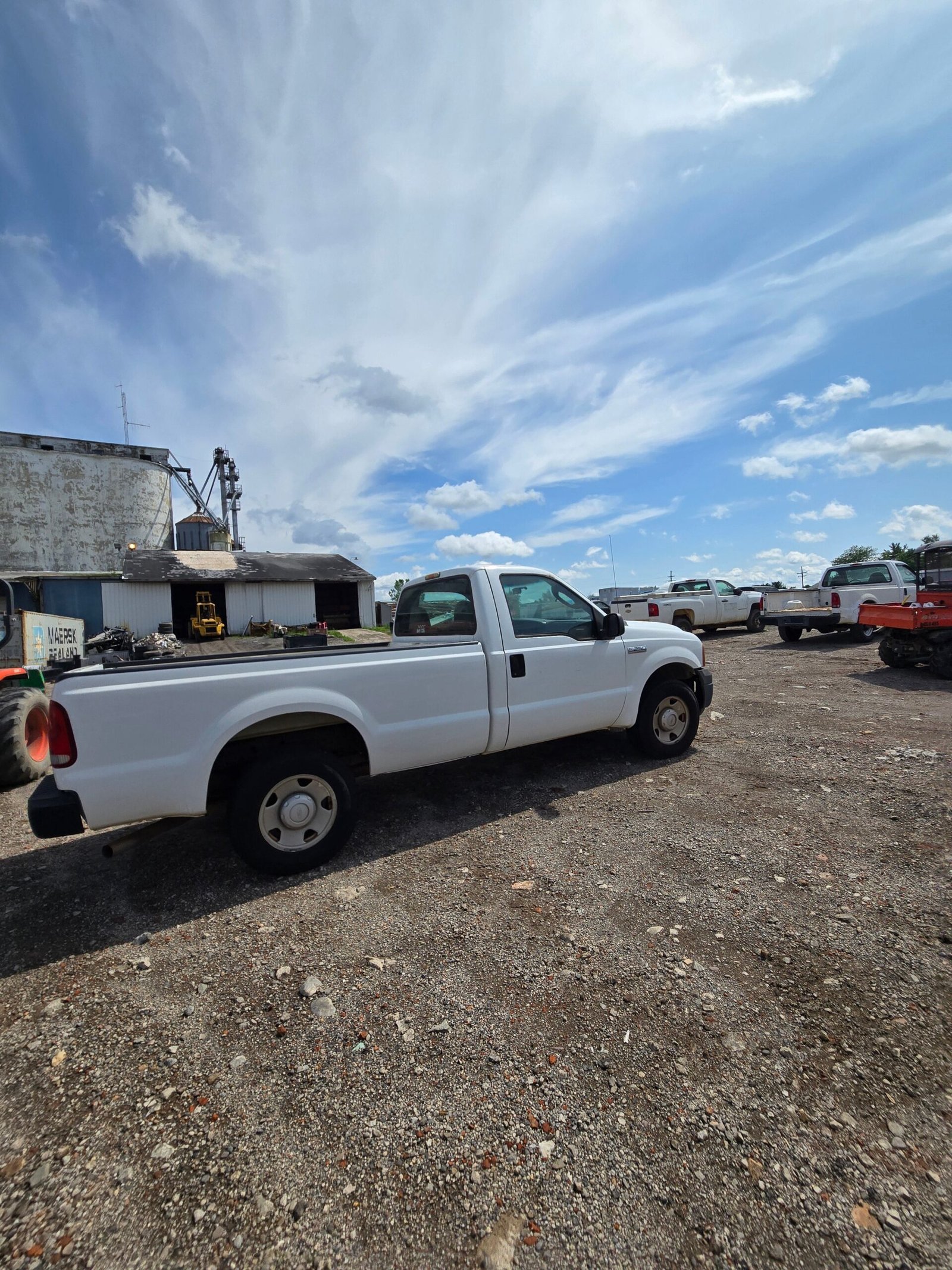 2006 Ford F-250 Super Duty Regular Cab Long Bed 5.4L triton 2wd - FULL PART OUT - Image 14