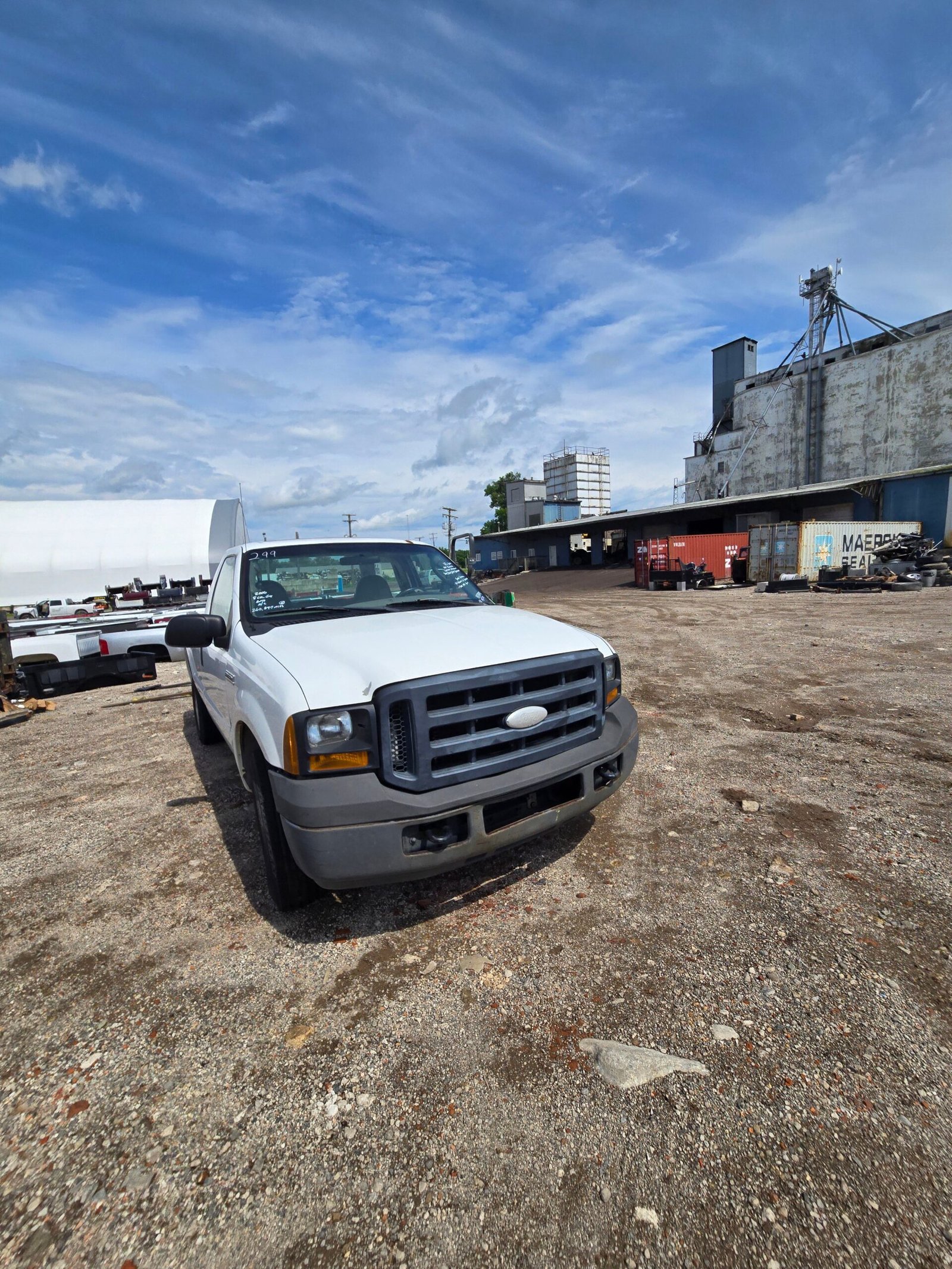2006 Ford F-250 Super Duty Regular Cab Long Bed 5.4L triton 2wd - FULL PART OUT - Image 15