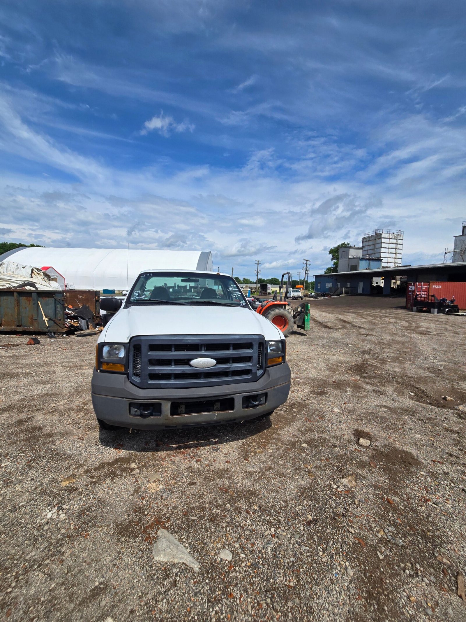 2006 Ford F-250 Super Duty Regular Cab Long Bed 5.4L triton 2wd - FULL PART OUT - Image 16