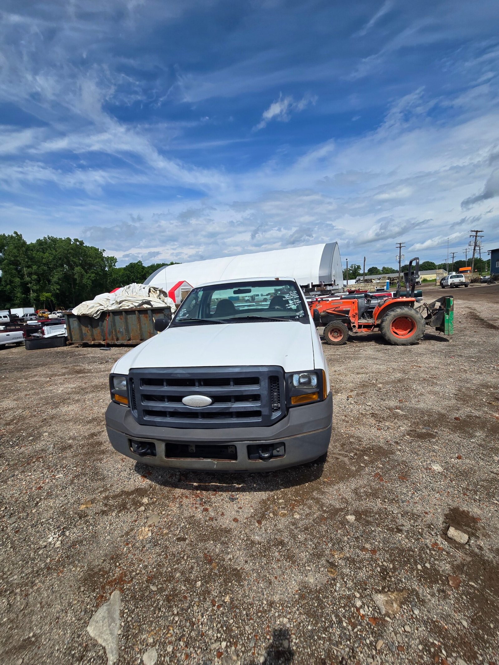 2006 Ford F-250 Super Duty Regular Cab Long Bed 5.4L triton 2wd - FULL PART OUT - Image 5