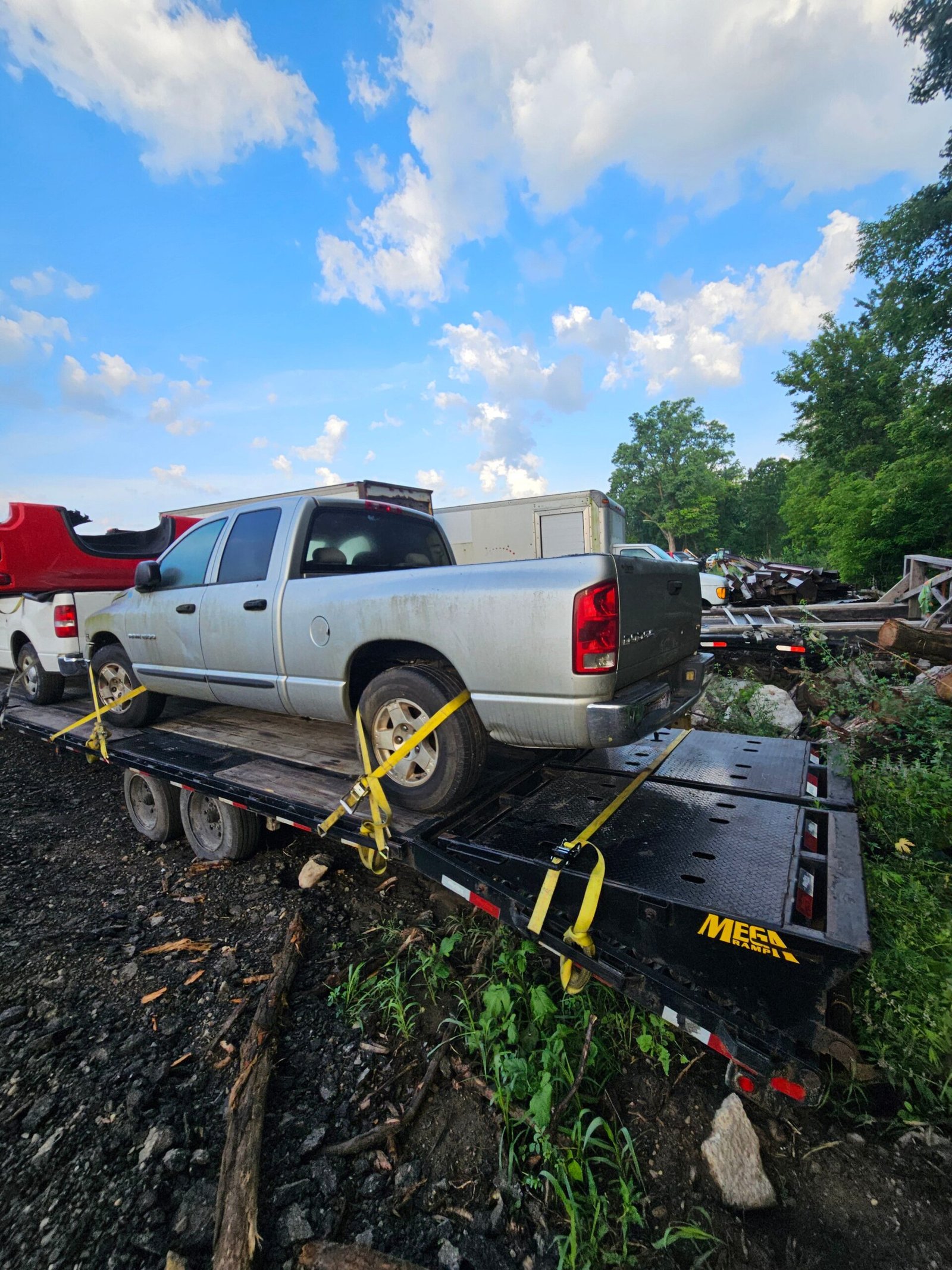 2004 Dodge Ram 1500 Crew Cab 6.4' Short Bed 3rd gen - FULL PART OUT - Image 6