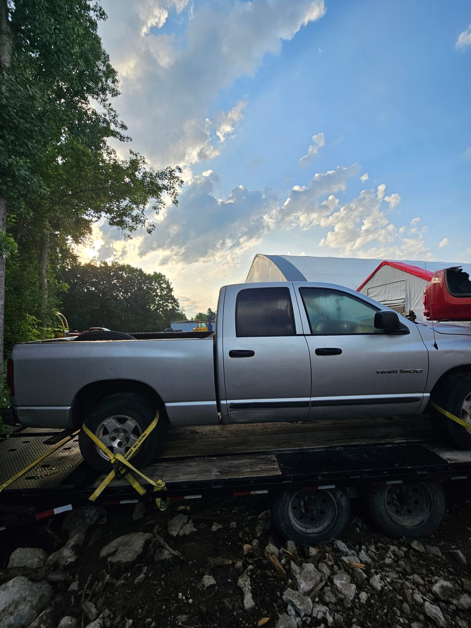 2004 Dodge Ram 1500 Crew Cab 6.4' Short Bed 3rd gen - FULL PART OUT - Image 7