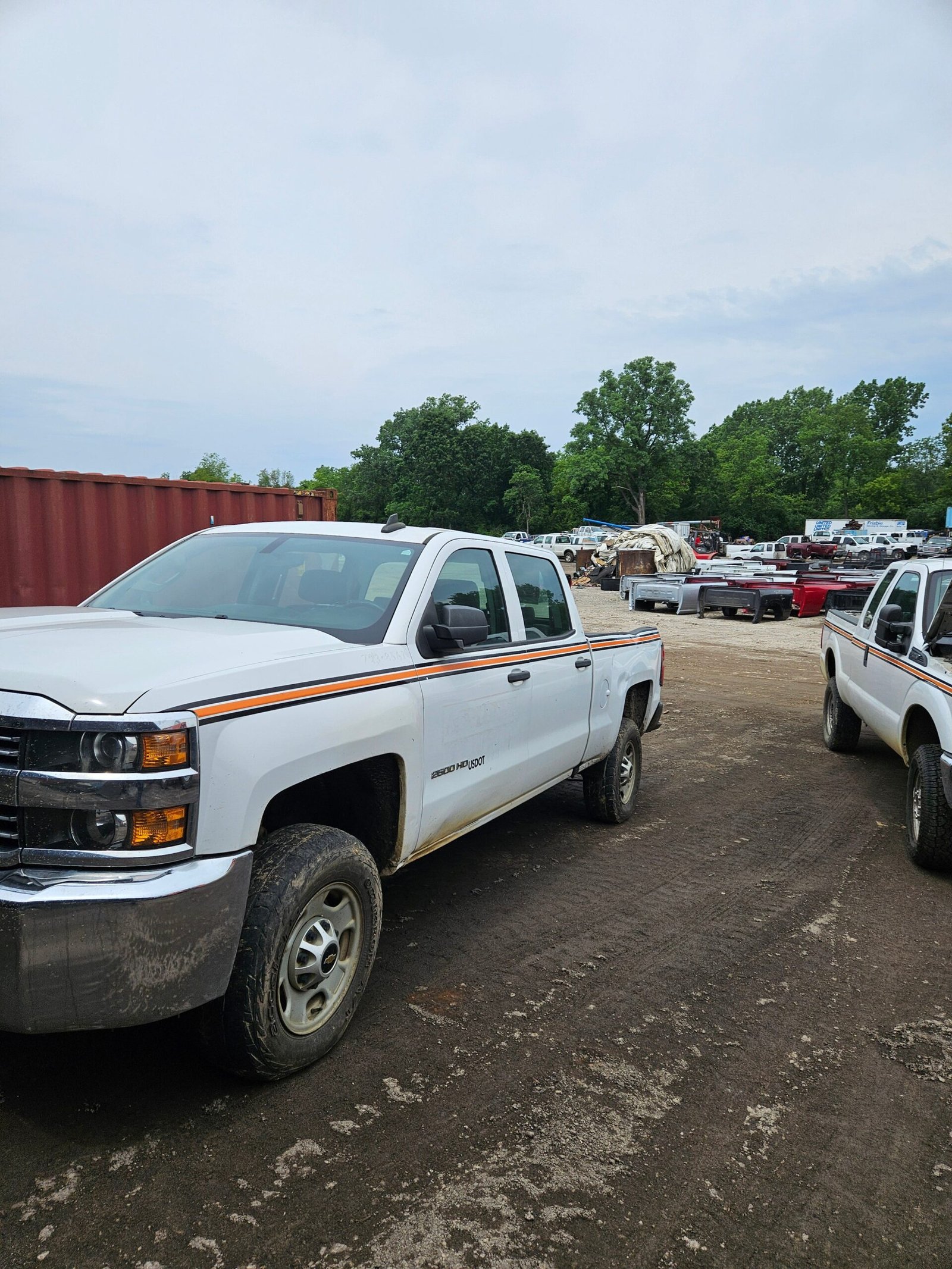 2018 Chevrolet Silverado 2500HD Crew Cab Short Bed 4wd - FULL PART OUT - Image 18