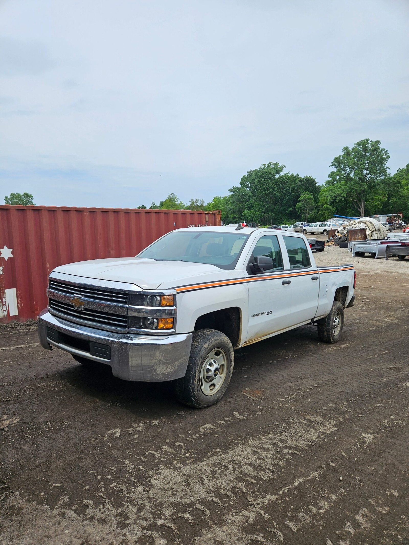 2018 Chevrolet Silverado 2500HD Crew Cab Short Bed 4wd - FULL PART OUT - Image 5