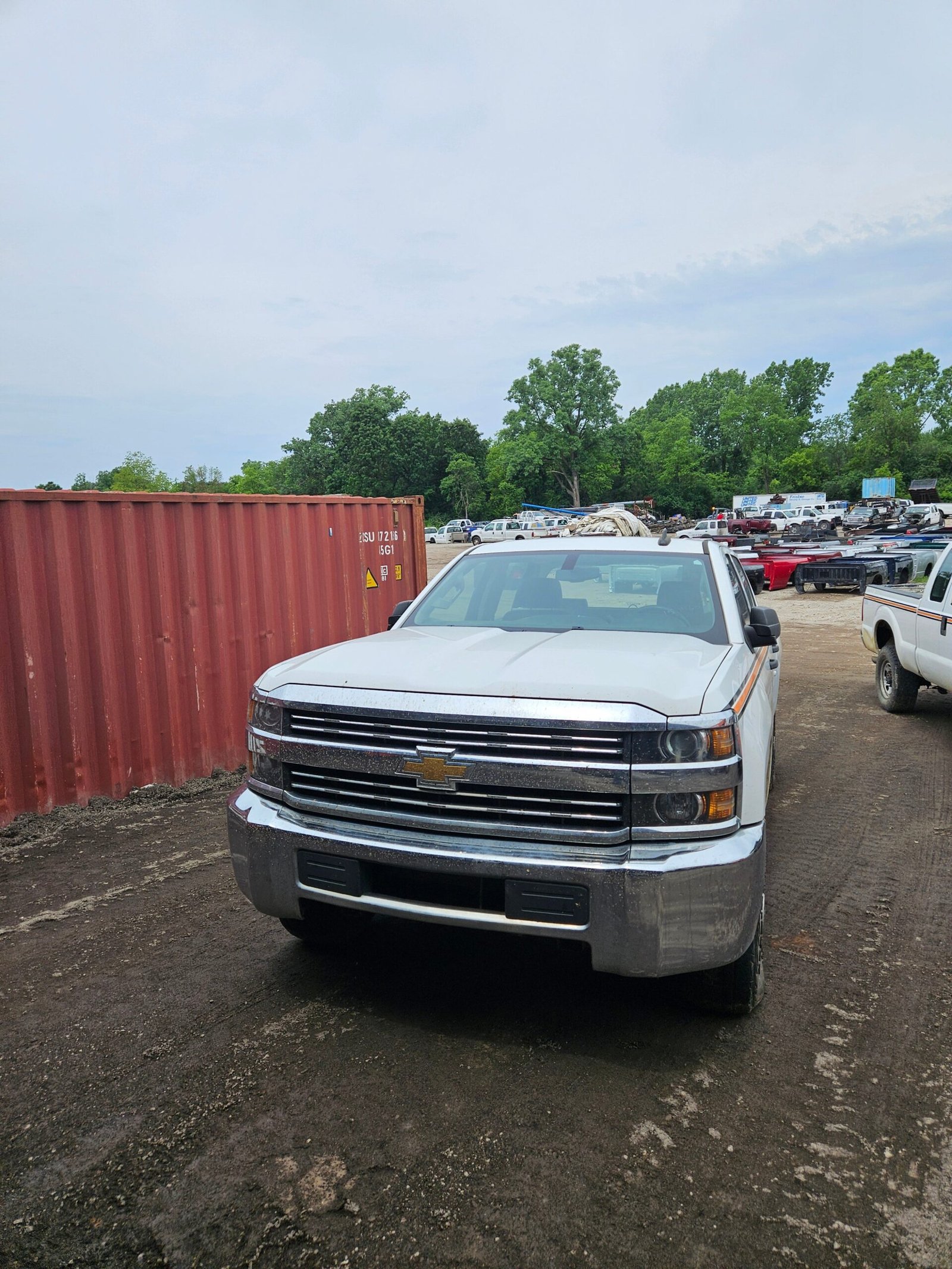 2018 Chevrolet Silverado 2500HD Crew Cab Short Bed 4wd - FULL PART OUT - Image 6