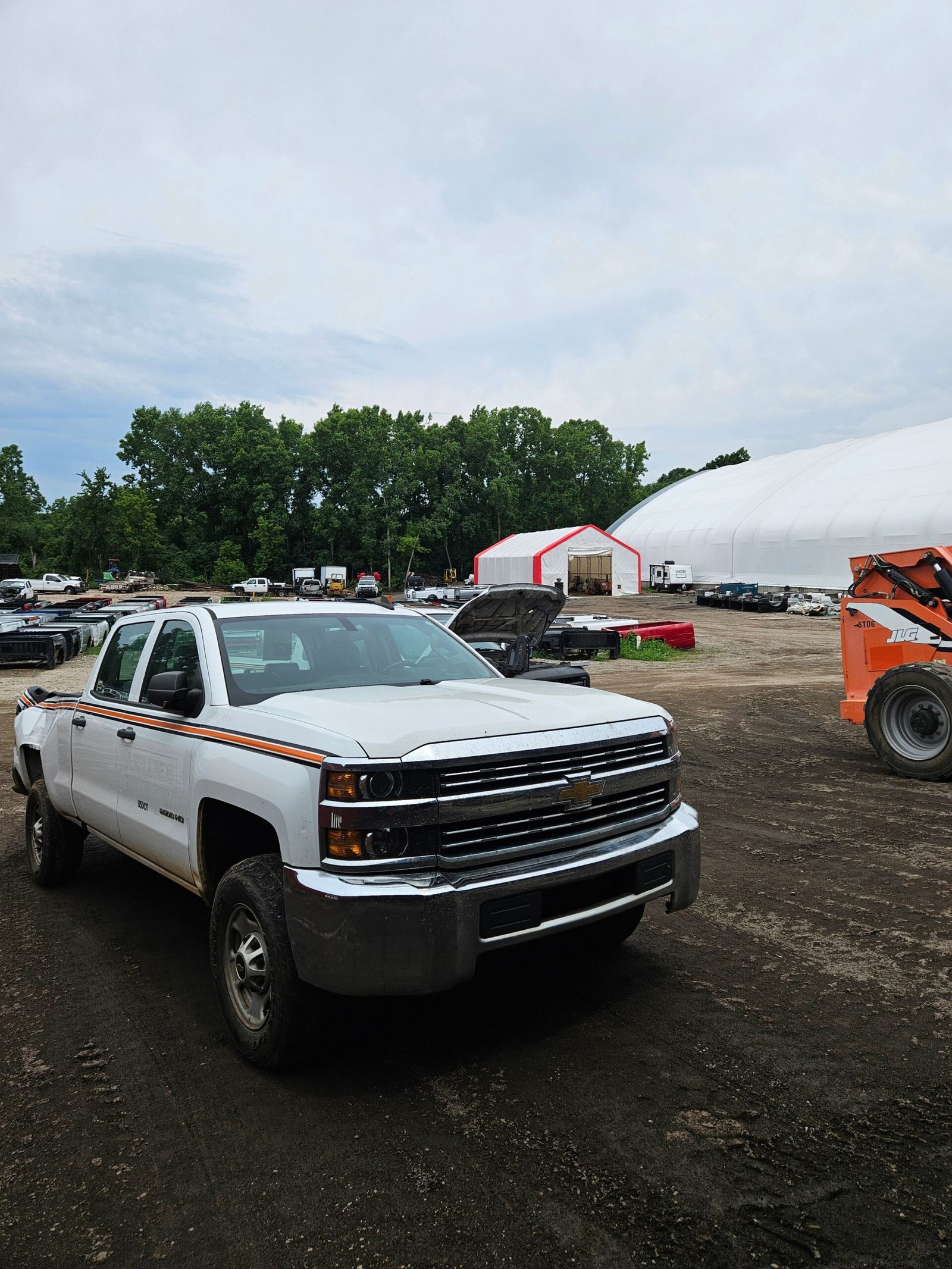 2018 Chevrolet Silverado 2500HD Crew Cab Short Bed 4wd - FULL PART OUT - Image 8