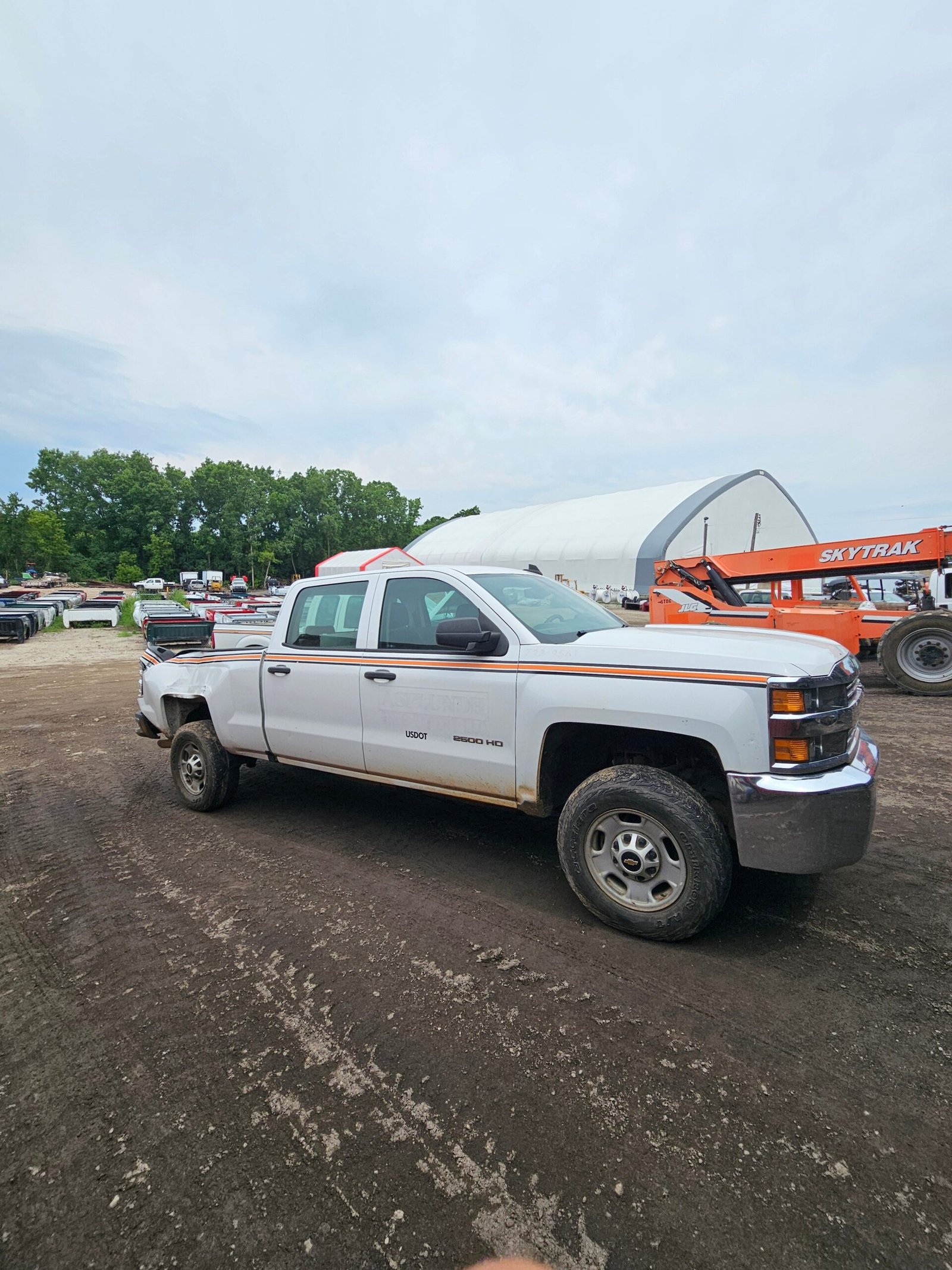 2018 Chevrolet Silverado 2500HD Crew Cab Short Bed 4wd - FULL PART OUT - Image 10