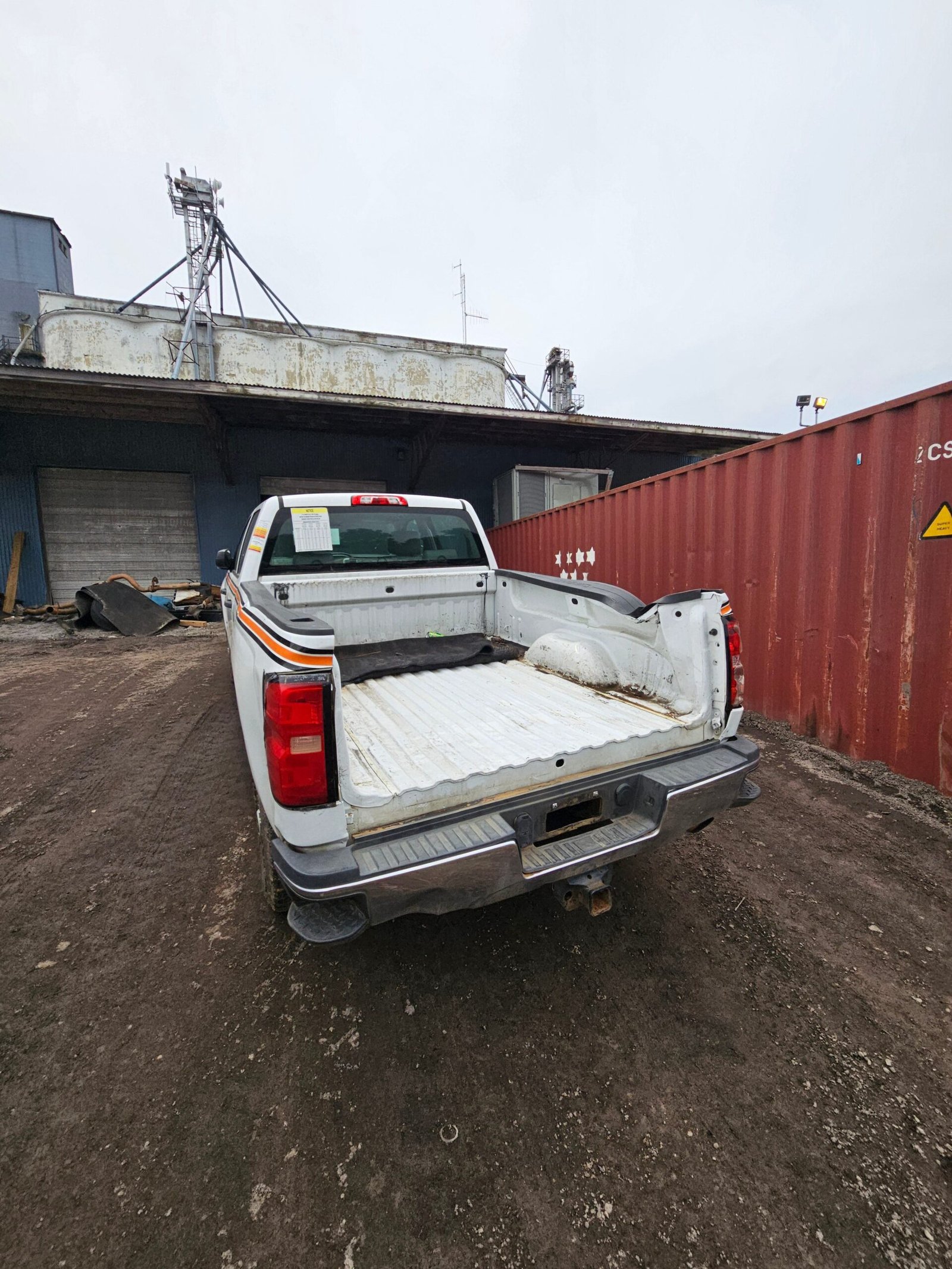 2018 Chevrolet Silverado 2500HD Crew Cab Short Bed 4wd - FULL PART OUT - Image 16