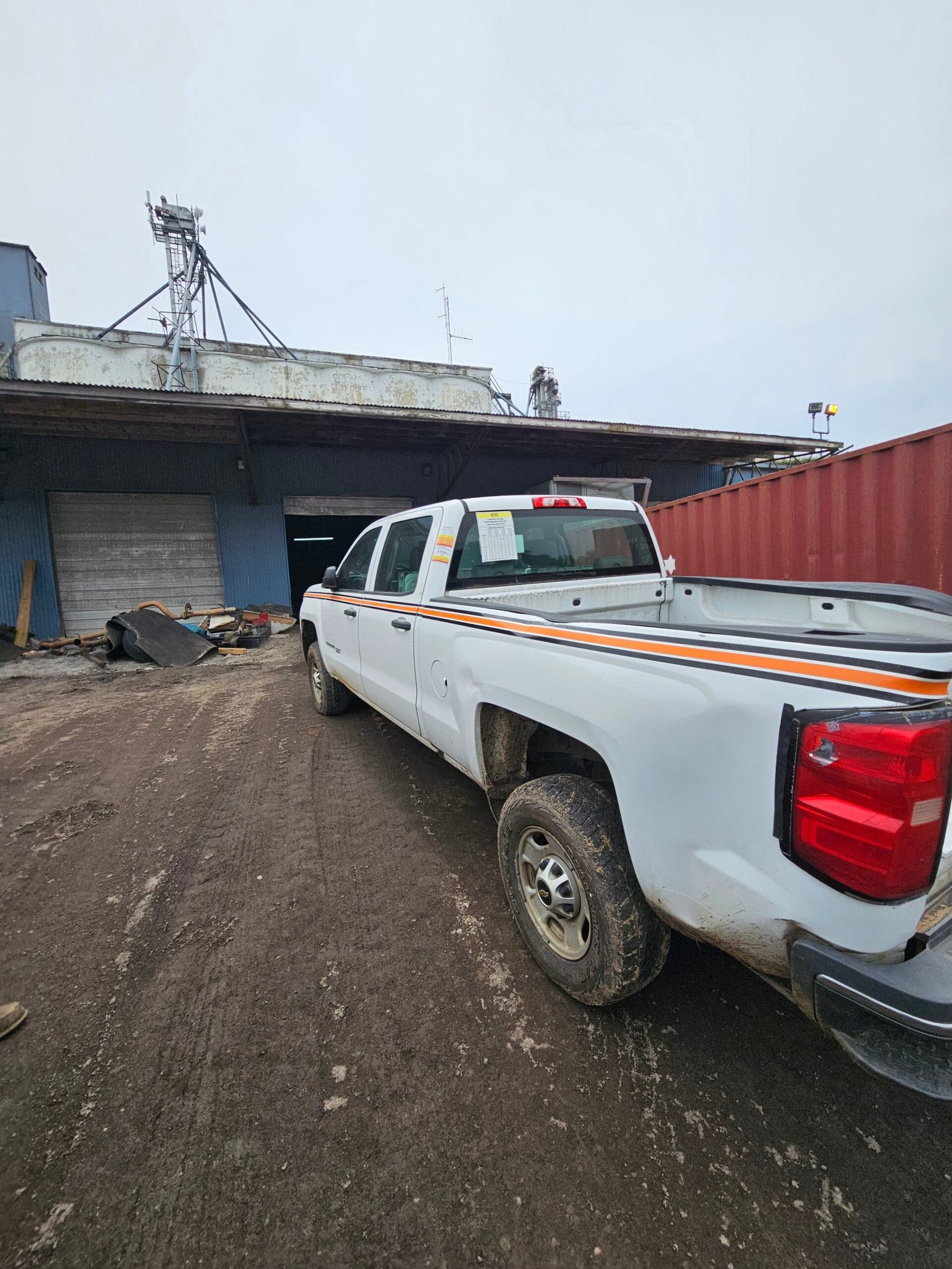 2018 Chevrolet Silverado 2500HD Crew Cab Short Bed 4wd - FULL PART OUT - Image 17