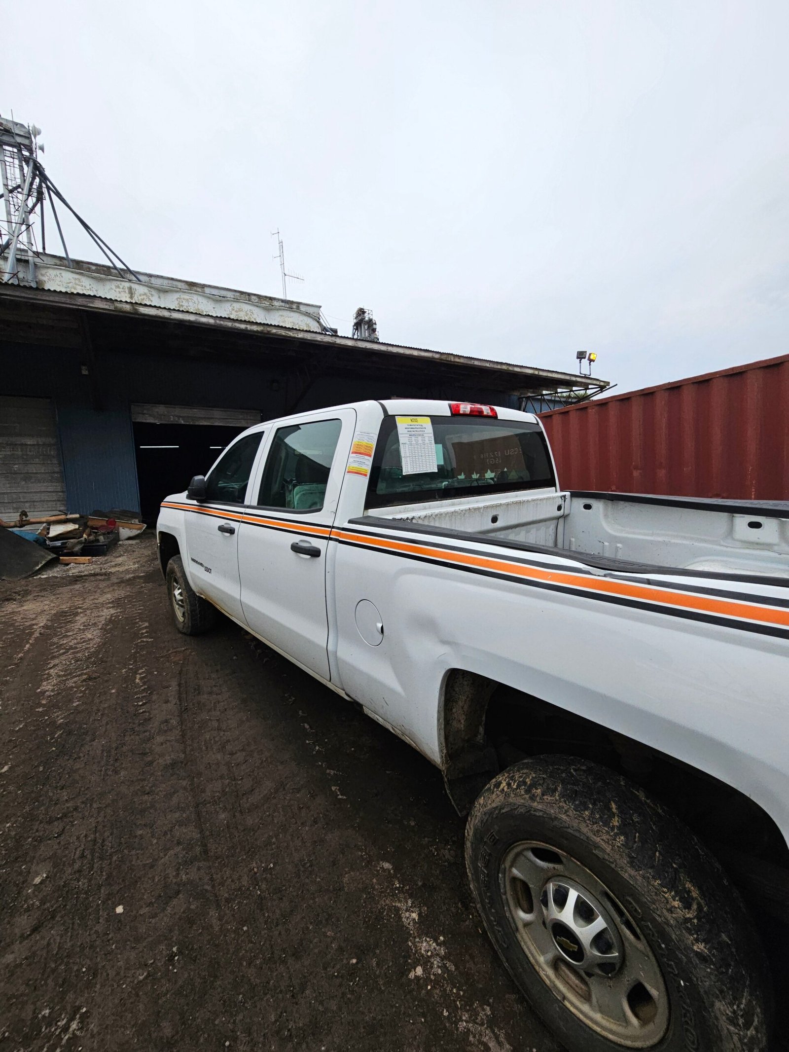 2018 Chevrolet Silverado 2500HD Crew Cab Short Bed 4wd - FULL PART OUT - Image 19
