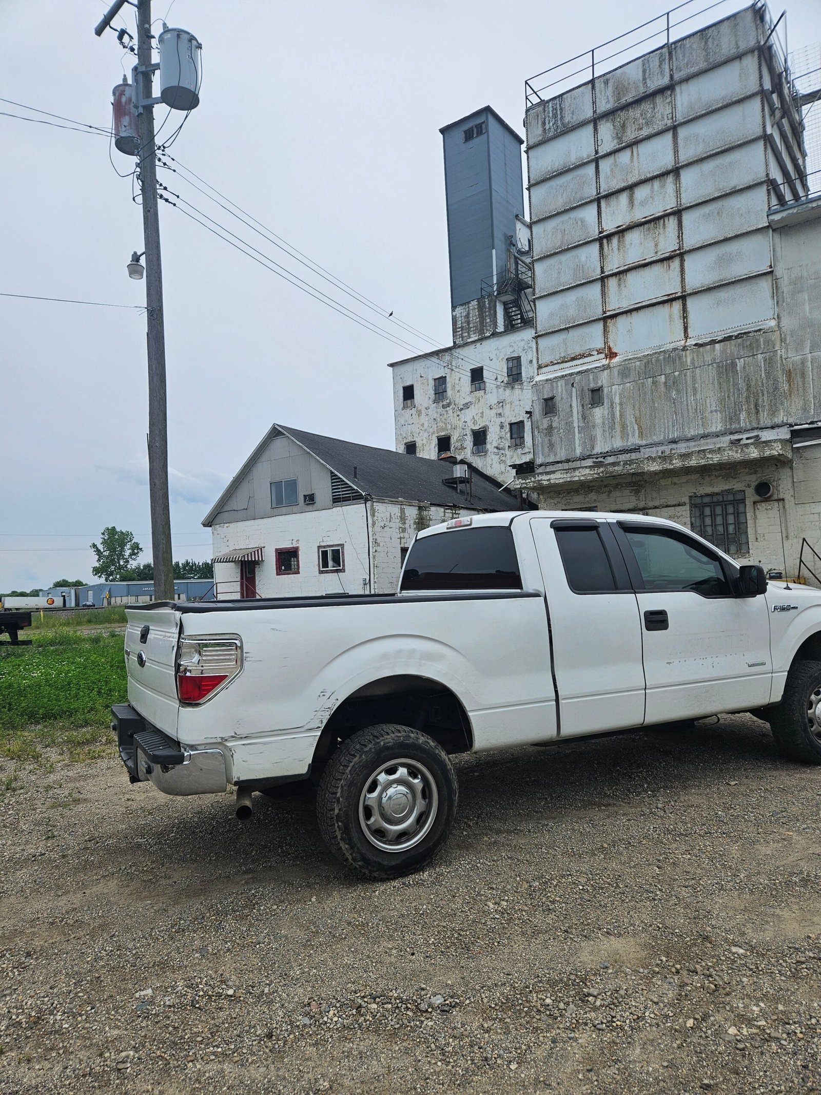 2013 Ford F-150 Extended Cab 6.5' Short Bed 4 Door - FULL PART OUT - Image 9
