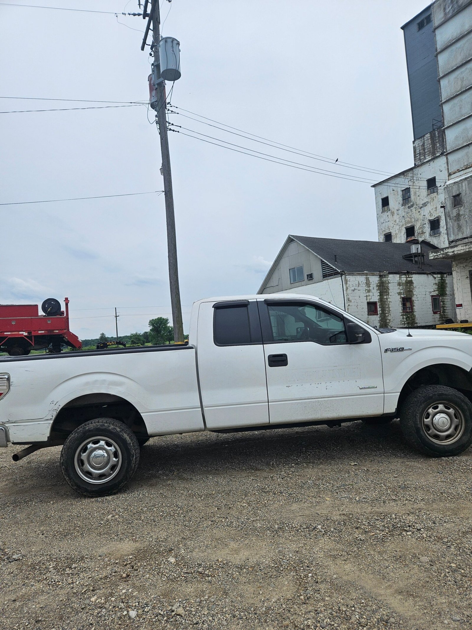 2013 Ford F-150 Extended Cab 6.5' Short Bed 4 Door - FULL PART OUT - Image 6