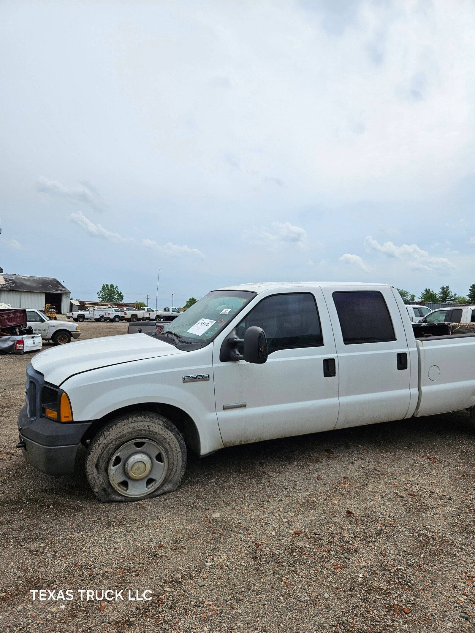 2007 Ford F-350 Super Duty Crew Cab 8' Long Bed - FULL PART OUT - Image 13