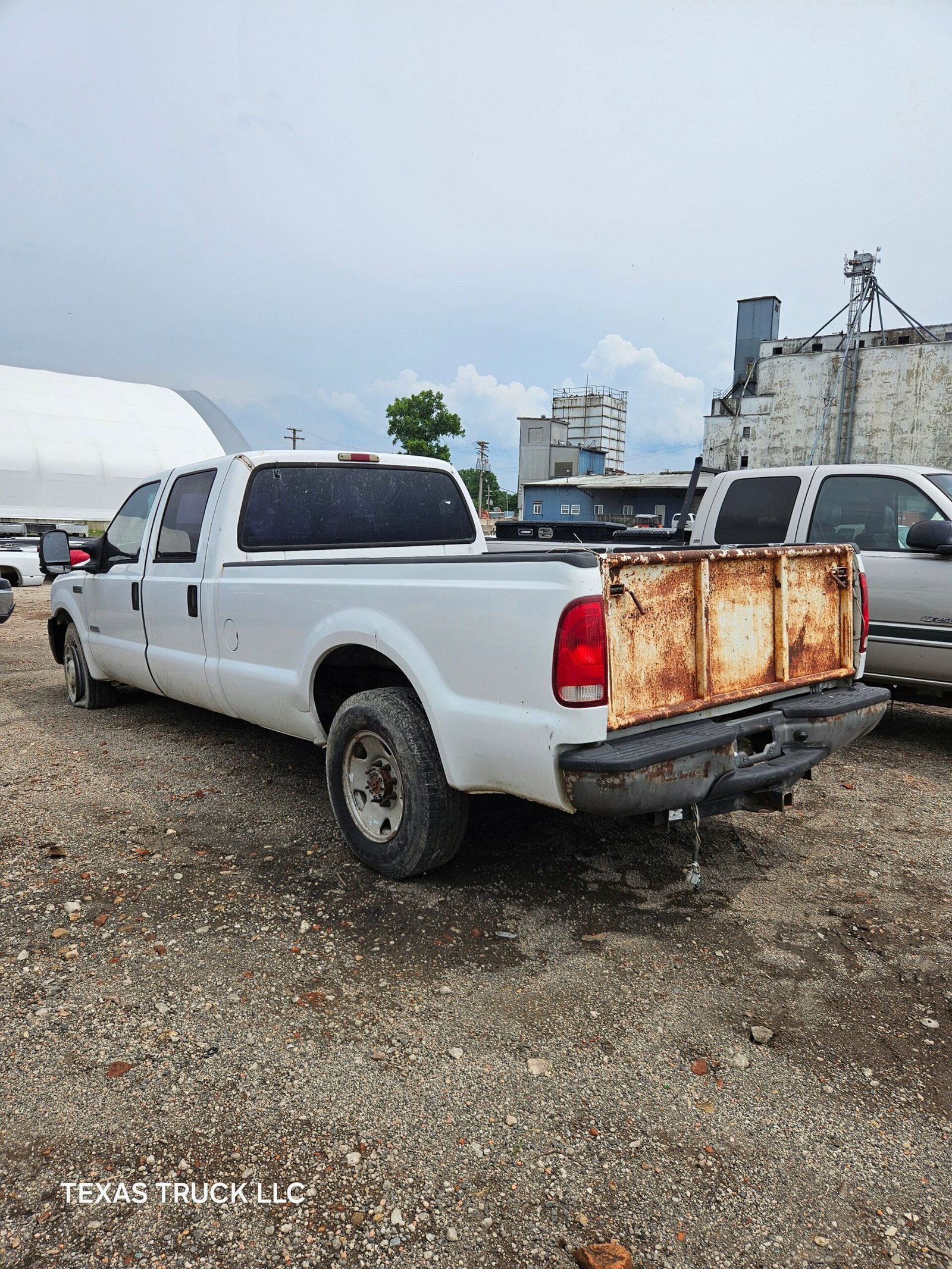 2007 Ford F-350 Super Duty Crew Cab 8' Long Bed - FULL PART OUT - Image 3