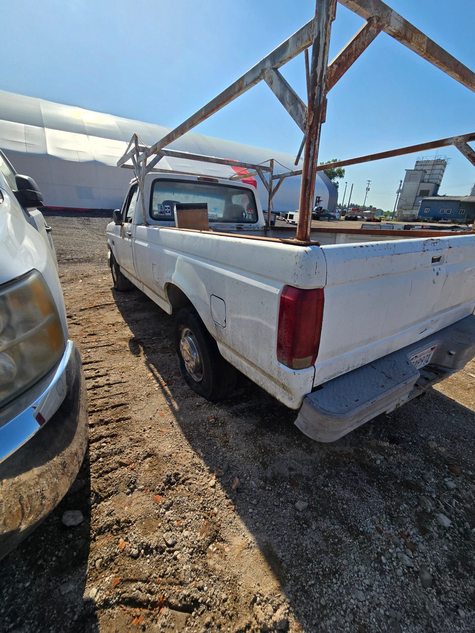 1995 Ford F250 Regular Cab 8' Long Bed OBS - FULL PART OUT - Image 3