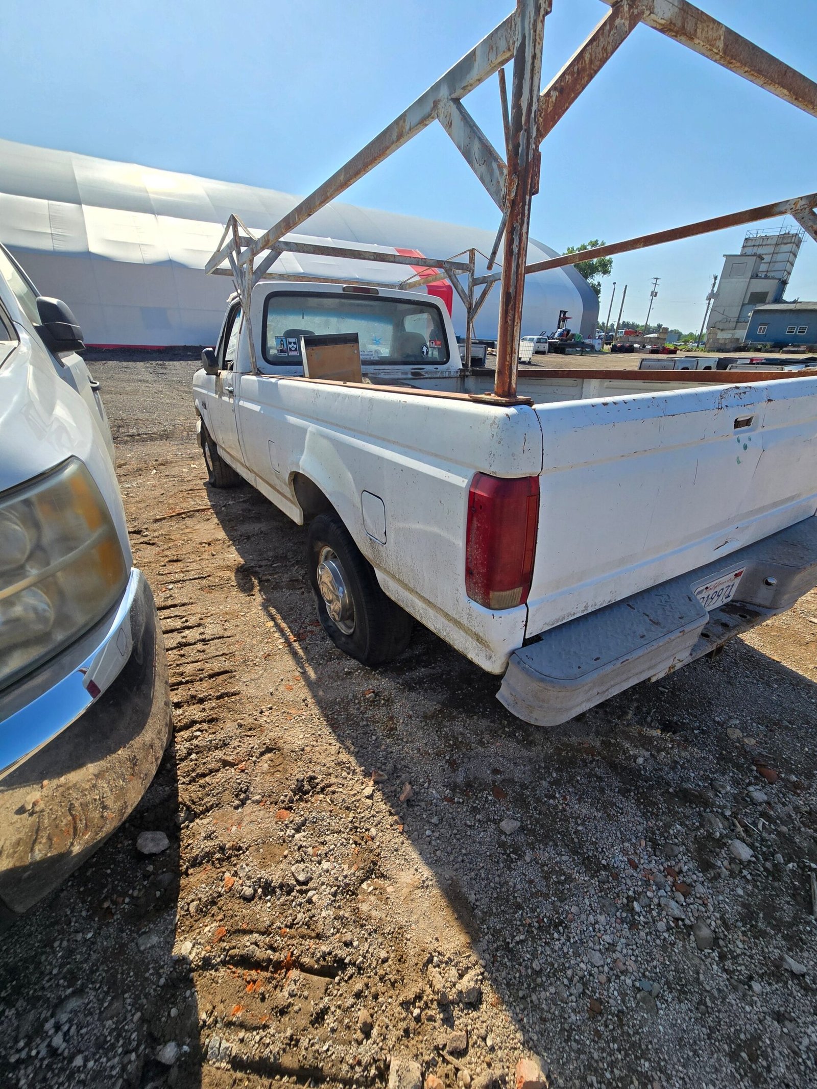 1995 Ford F250 Regular Cab 8' Long Bed OBS - FULL PART OUT - Image 15