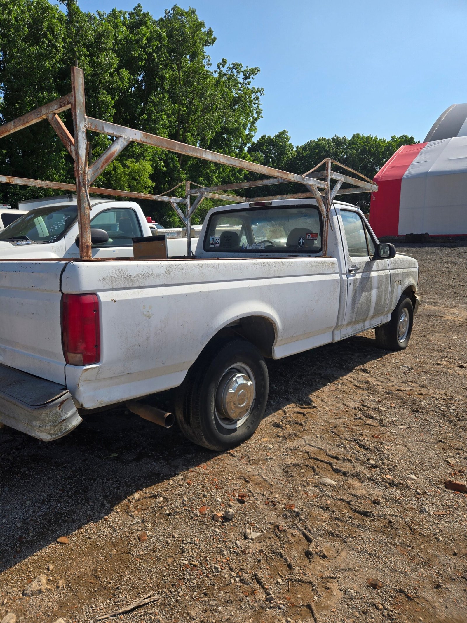 1995 Ford F250 Regular Cab 8' Long Bed OBS - FULL PART OUT - Image 4
